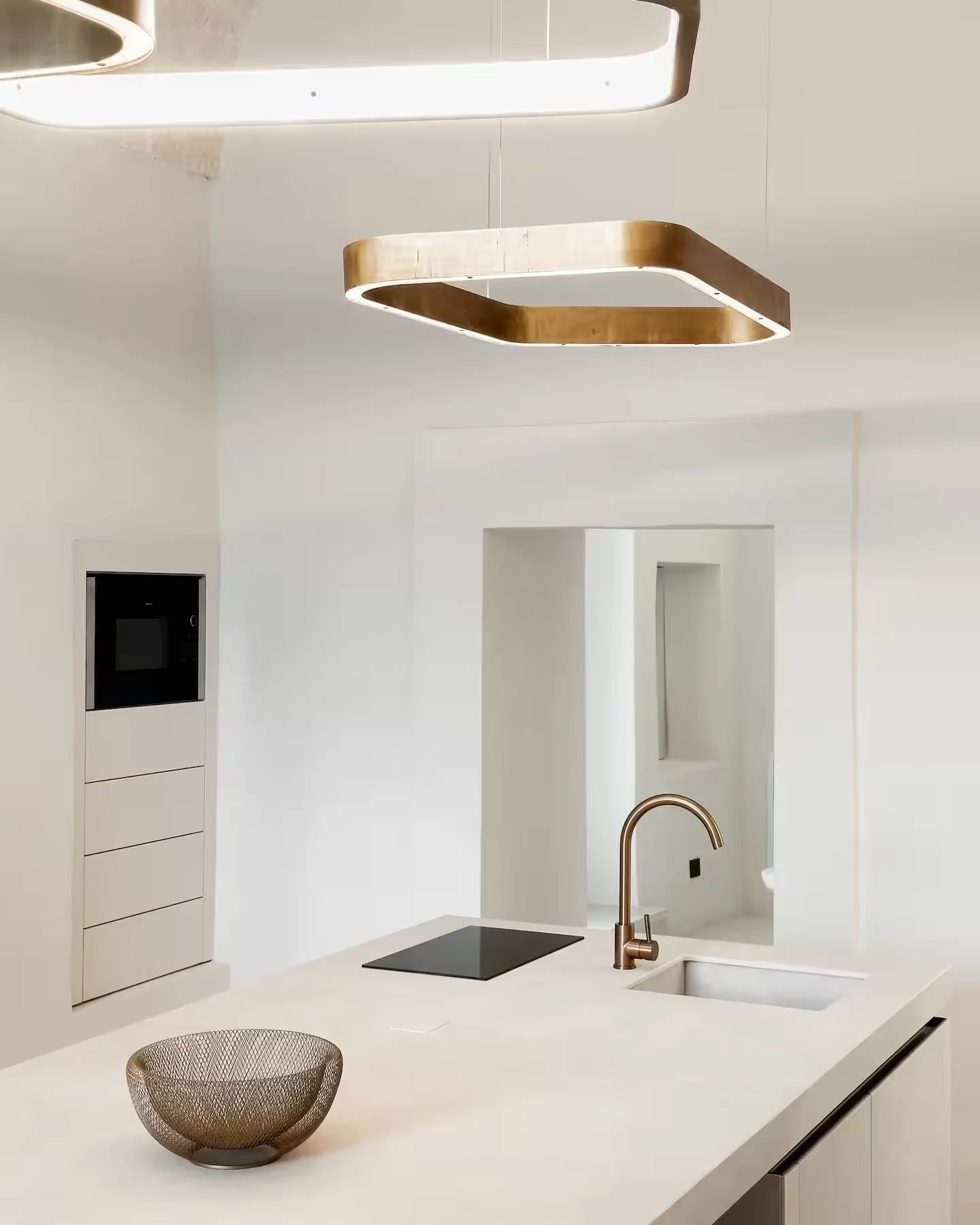 f53100ed-1412-4a2f-a581-9f27b9a94c1d copy.jpg