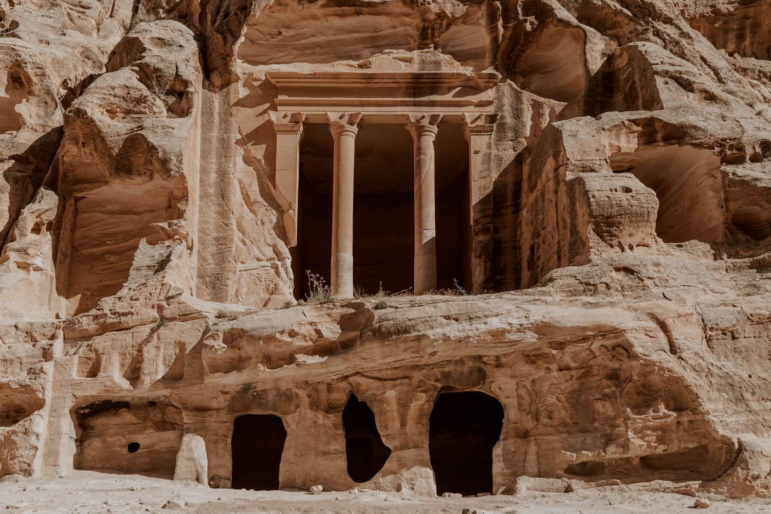 favorito Inseguro Soportar How to Visit Little Petra | And What to See When You're There — ALONG DUSTY  ROADS