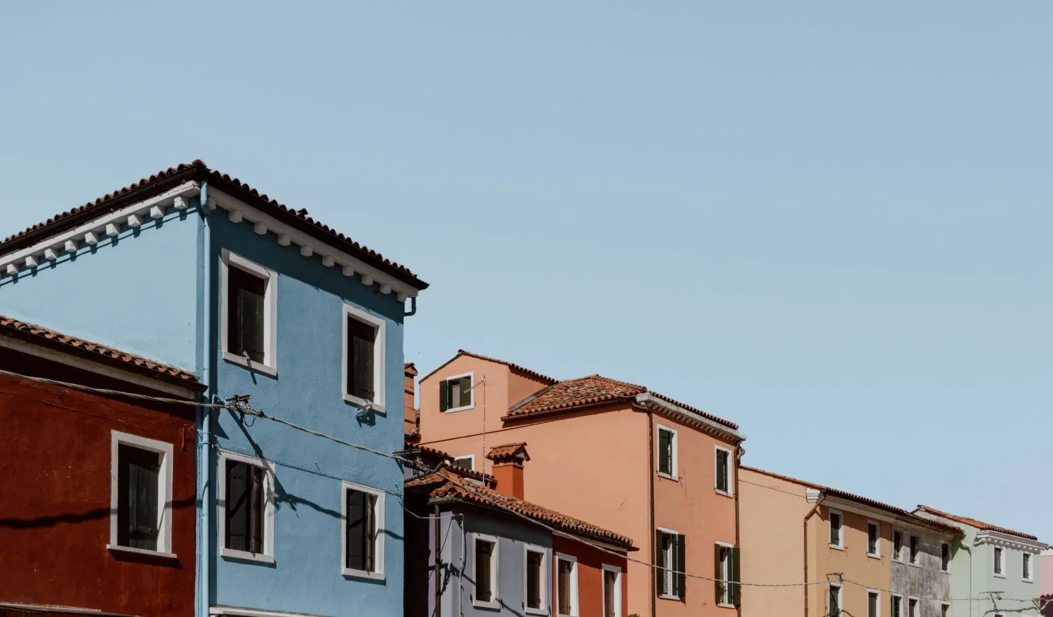 The Best Things to Do in Burano, Italy | A Perfect Day Trip From Venice —  ALONG DUSTY ROADS, image size:1500x880