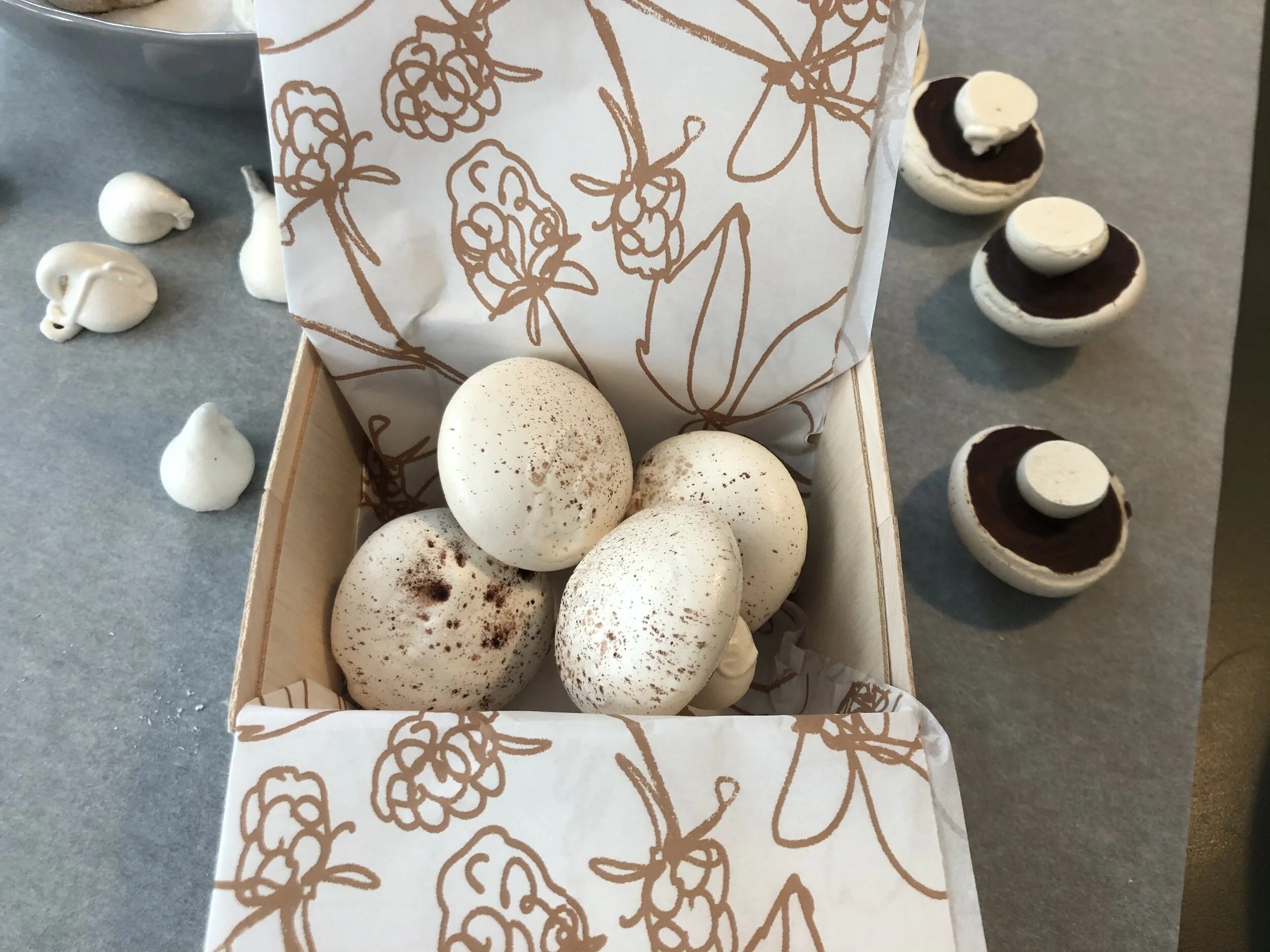Meringue mushrooms