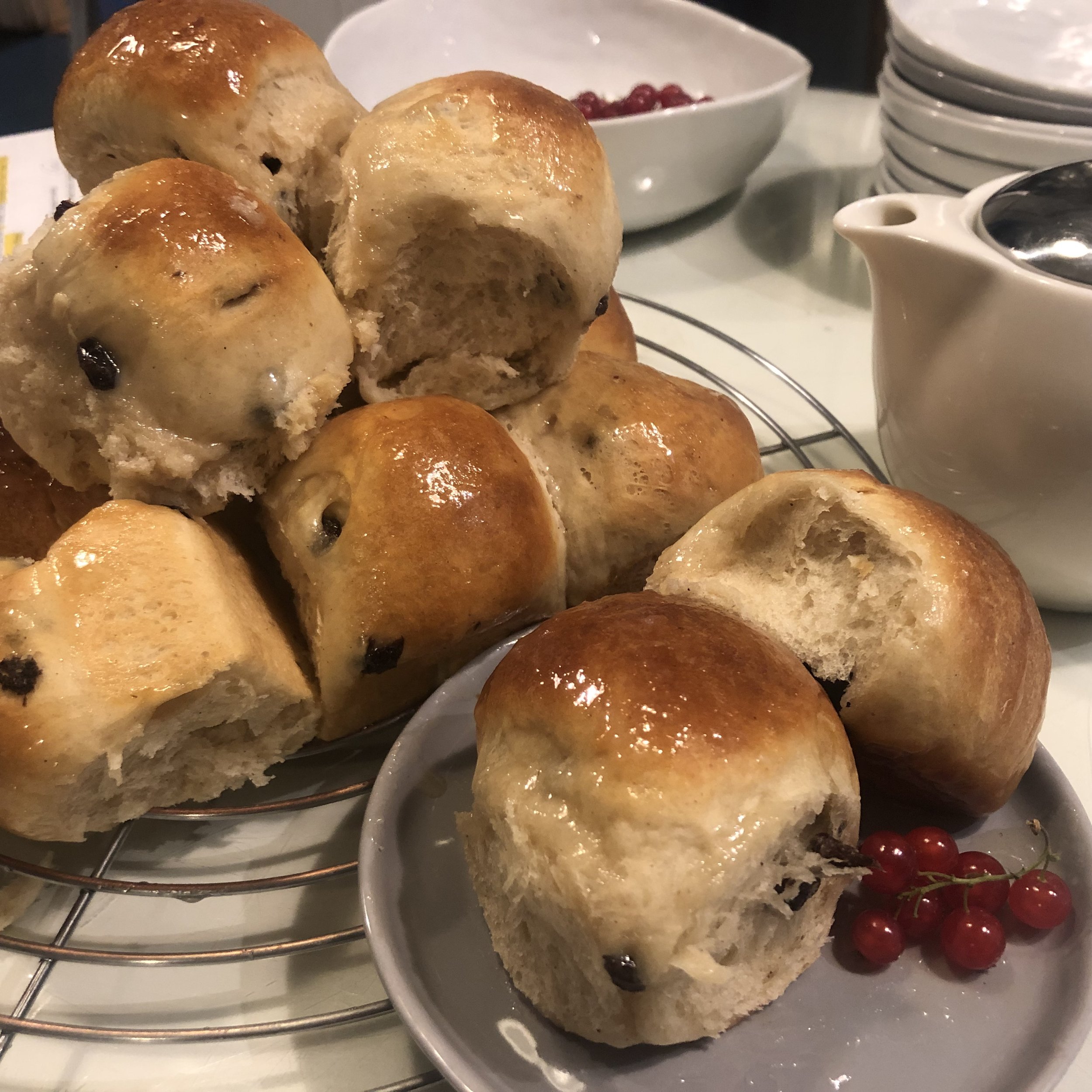 Currant Buns 
