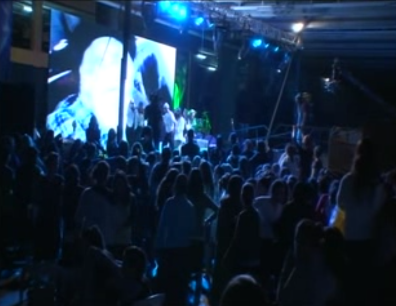 behind the stagge,2011-k.png