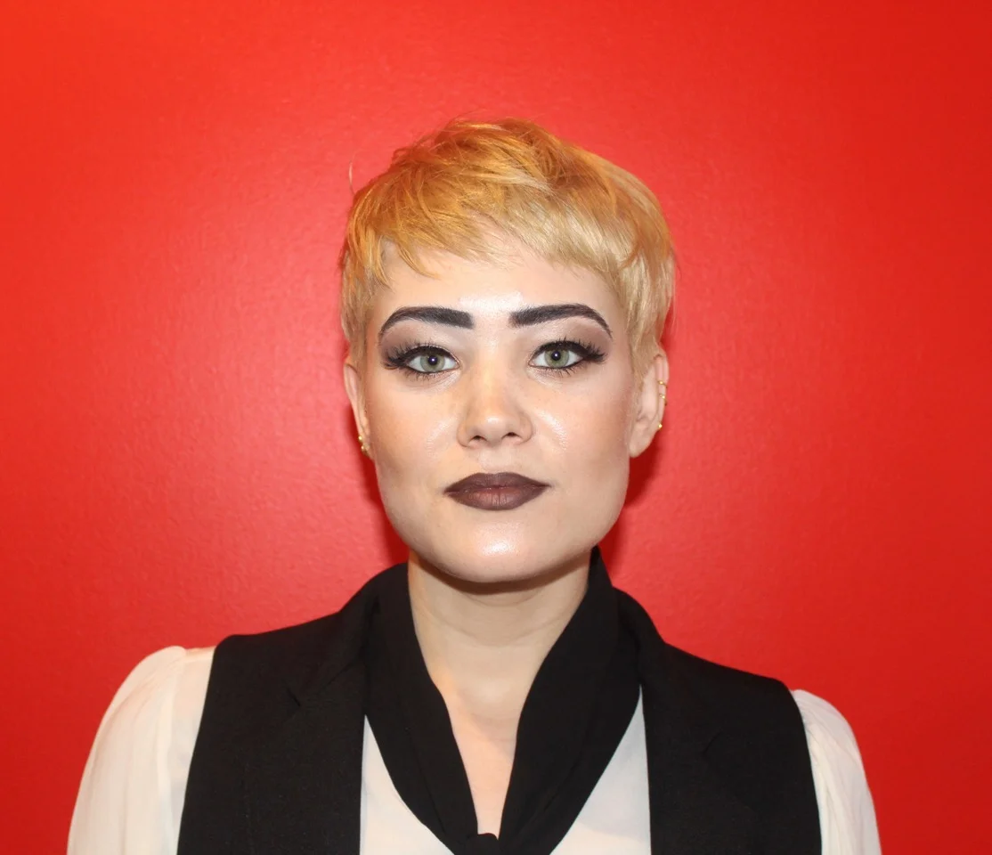 Classic crop with soft texture and elegant blonde