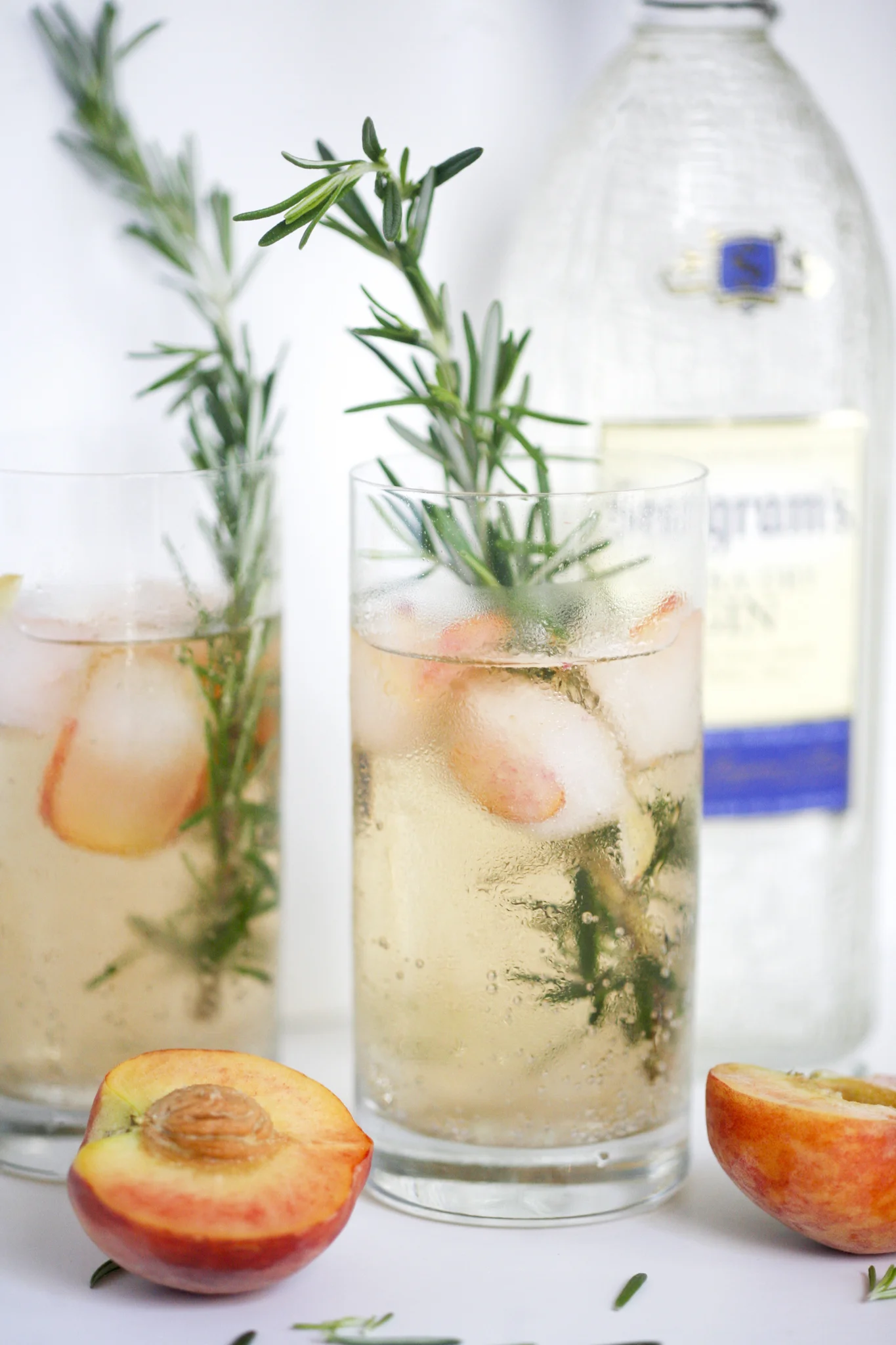 Cocktail recipe + photos by © Suzanne Spiegoski