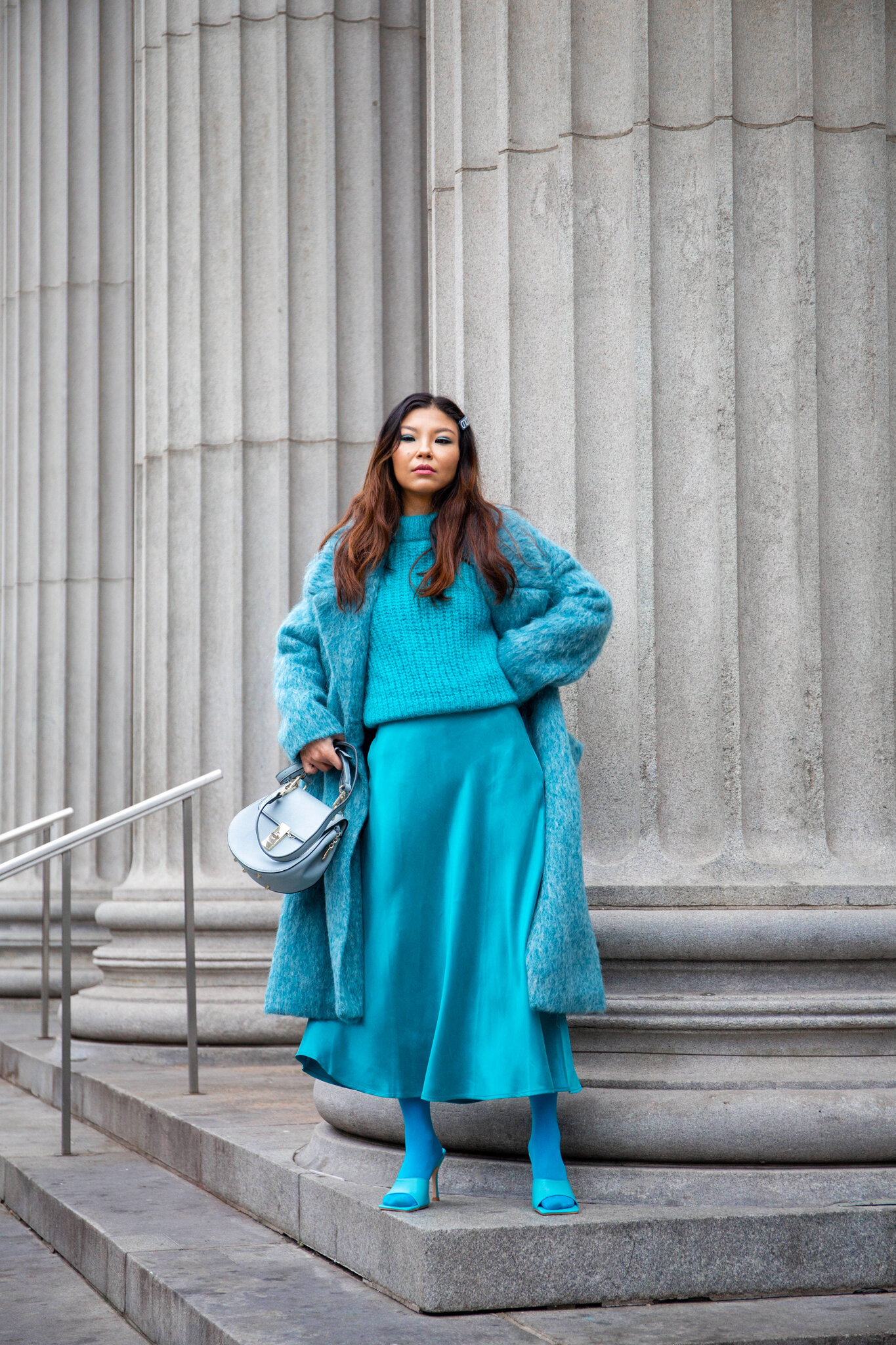 turquoise bag outfit