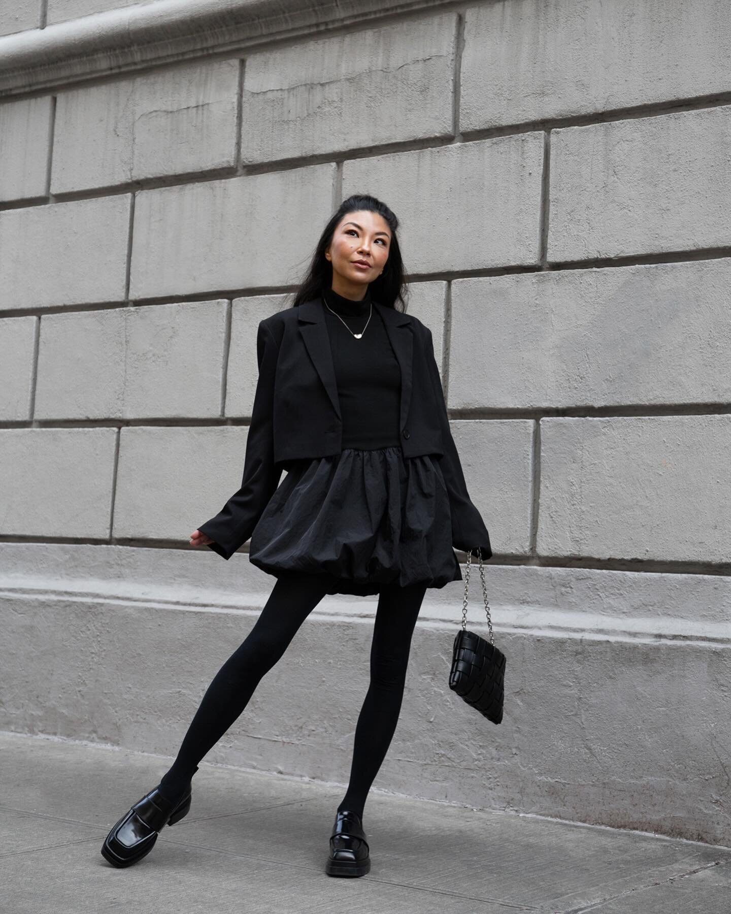 Flirty Friday mood💋🖤

black mini dress: @commense.official Code suzannespiegoski_12&nbsp;(Order over $49)

#cocktaildress #blackoutfit #blackdress #outfitinspo  #allblackoutfit #littleblackdress