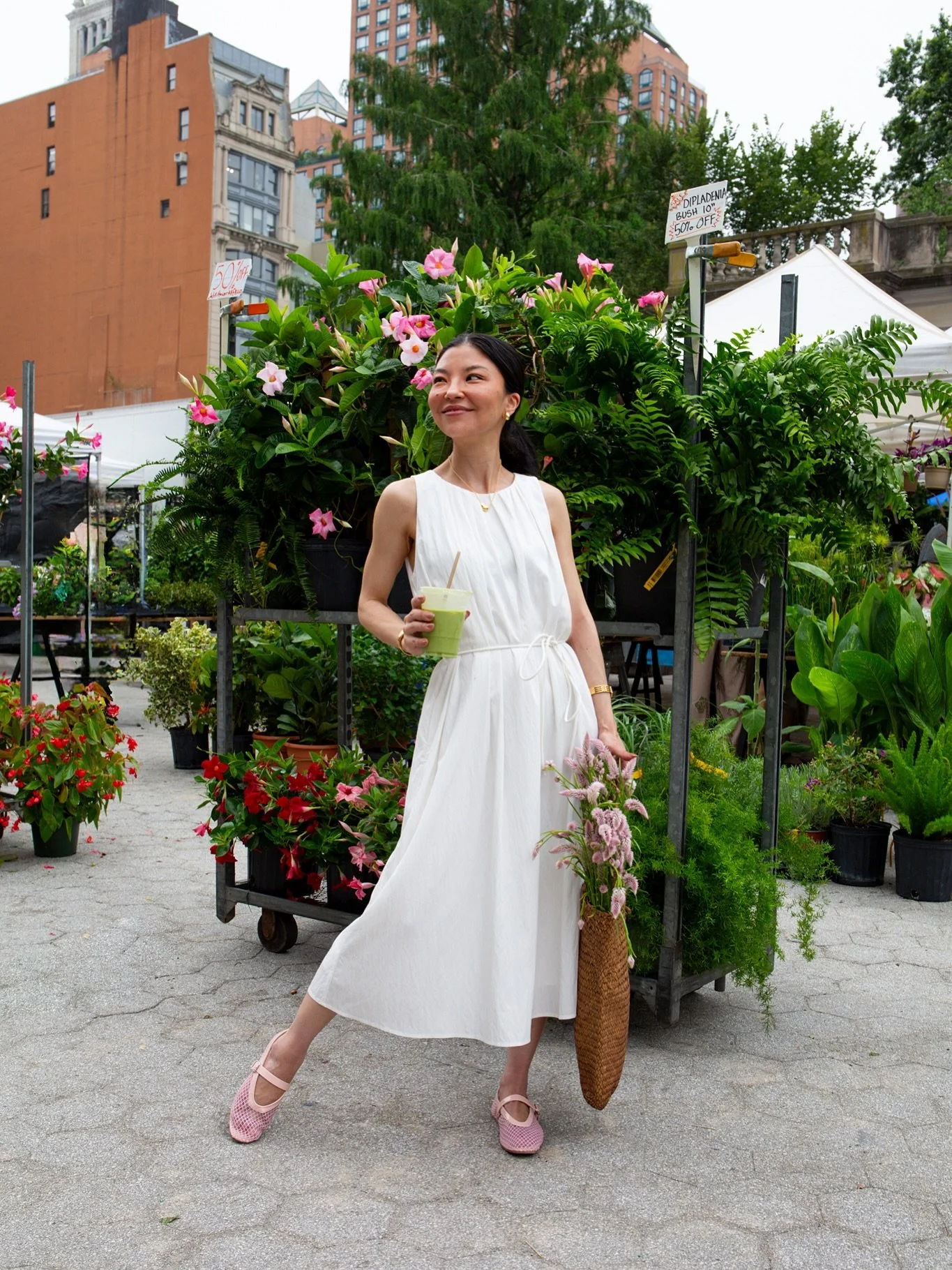 Summer 🌿🌺 dress @meilleurmoment.official 

#mm #meilleurmoment #mmcloset #mmstyle #whitedress