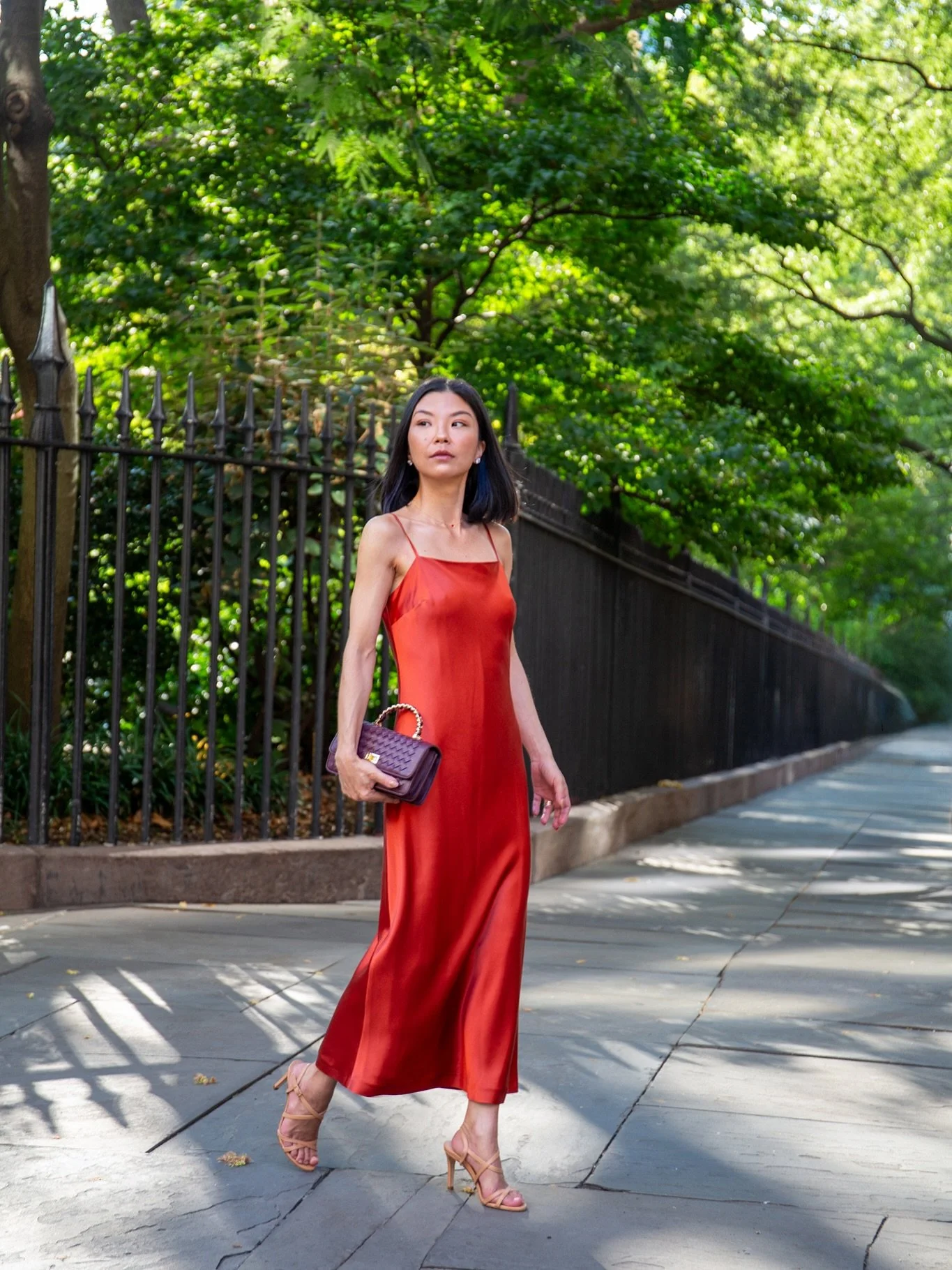 That Friday feeling! 💃🏻🌿❤️&zwj;🔥 @meessebrand

Get the look on my&nbsp;@shop.Itk&nbsp;page and here: 
https://liketk.it/5lre7
#meesse #reddress #silkdress #streetstyle #prefall