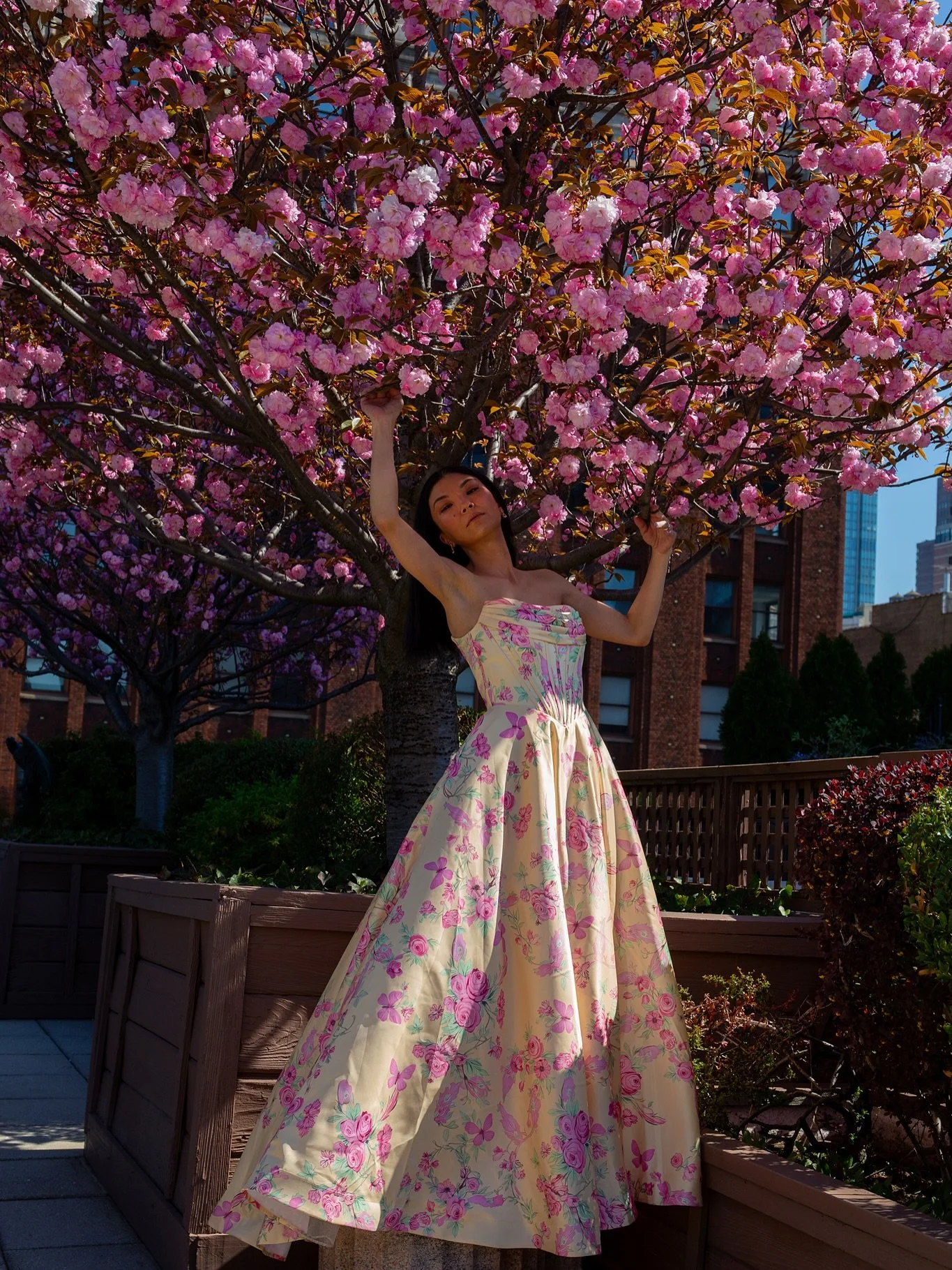 In full bloom&mdash; 🌼🦋💕
and not rushing out of it.
@jjshouseofficial
suzanne0603 for 10% off
shop the dress here:
https://go.shopmy.us/p-52837695
#jjshouse #madebyjjs #yellowdress #yellowgown #springdress