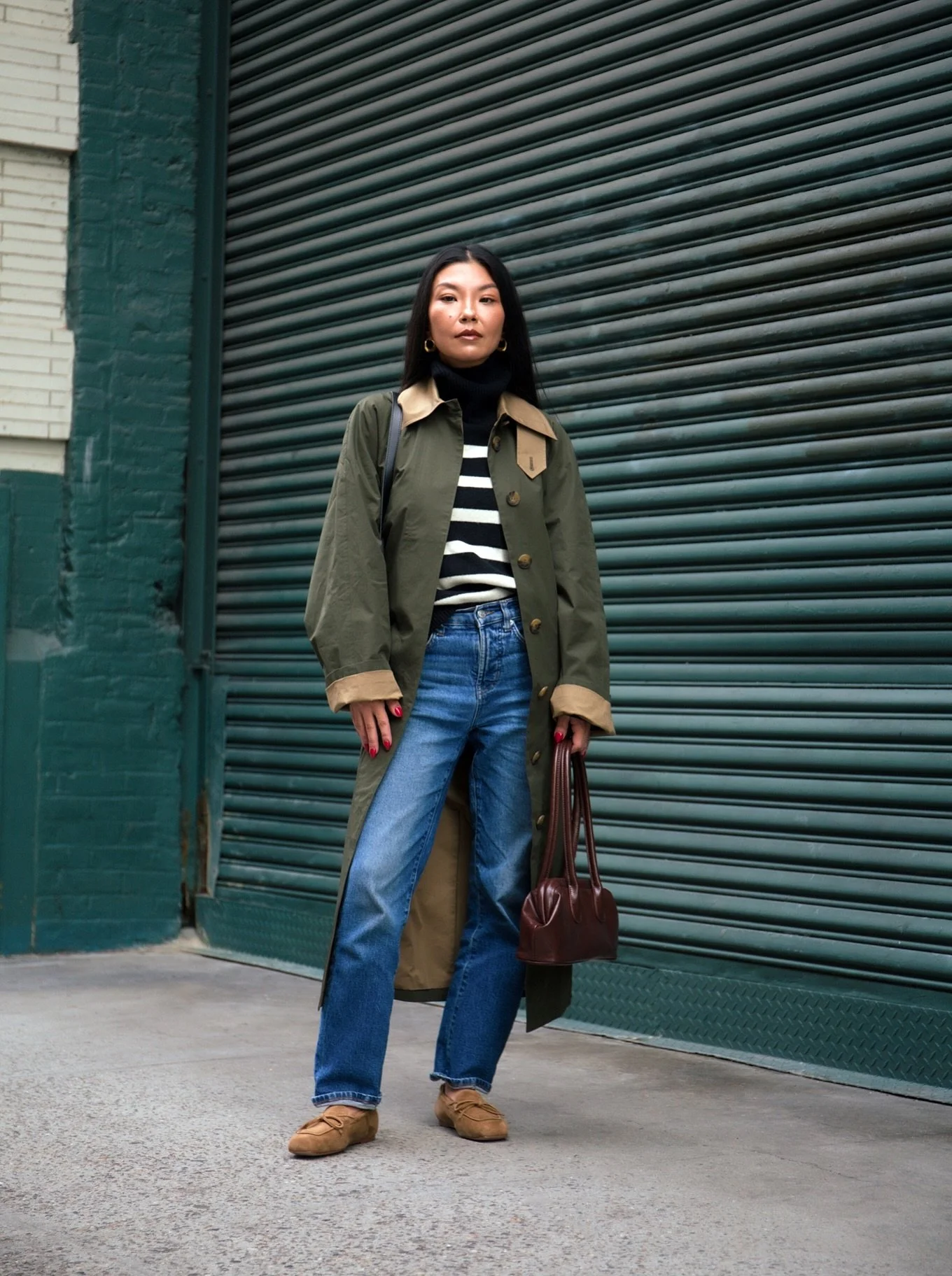 These loafers have convinced me I own a country house. I do not. 🤎
Just a girl, a trench, some very good suede and the delusion that I&rsquo;m off to inspect the grounds. 😂
Wearing @7or9.official &mdash; use SUZANNE15 for 15% off your order.
#7or9 