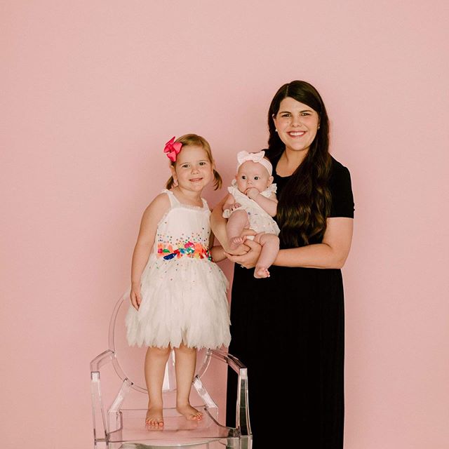 Me and my girls 💗
.
.
.
.
.
#girlmom #girlgang #pink #lumenroom #dfwphotography #lucyandmaggie #funfetti #pinkwall #allpink #confetti #letthembelittle #ootd #toddlerstyle #lovelysquares #diy #curvyfashion