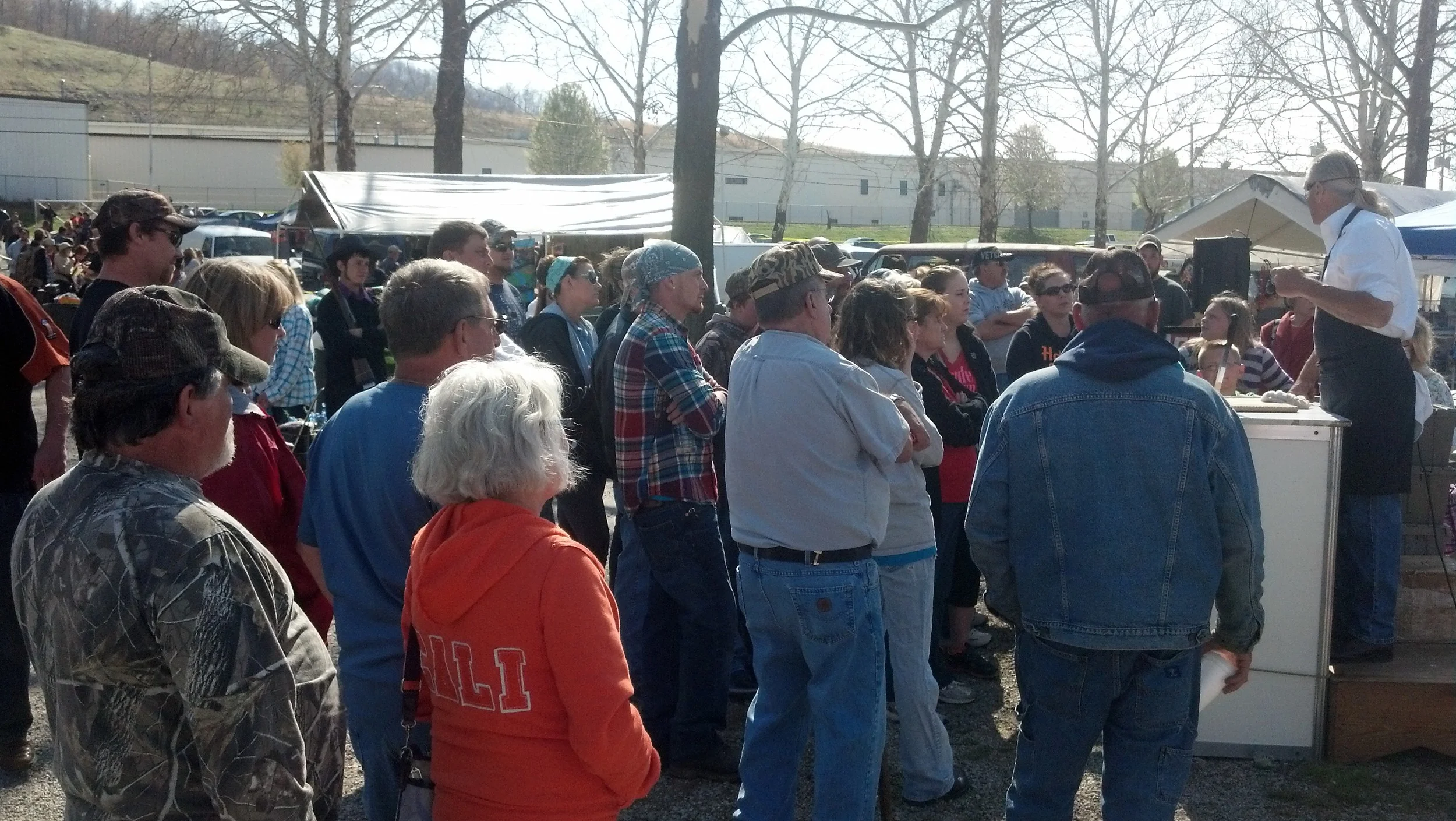 Knife seller April 2014.jpg