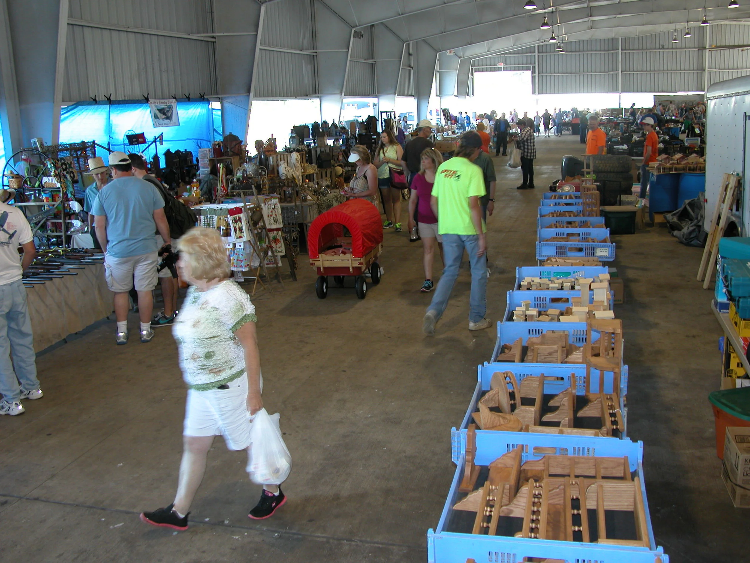 Indoor shoppers June 2014 4.JPG