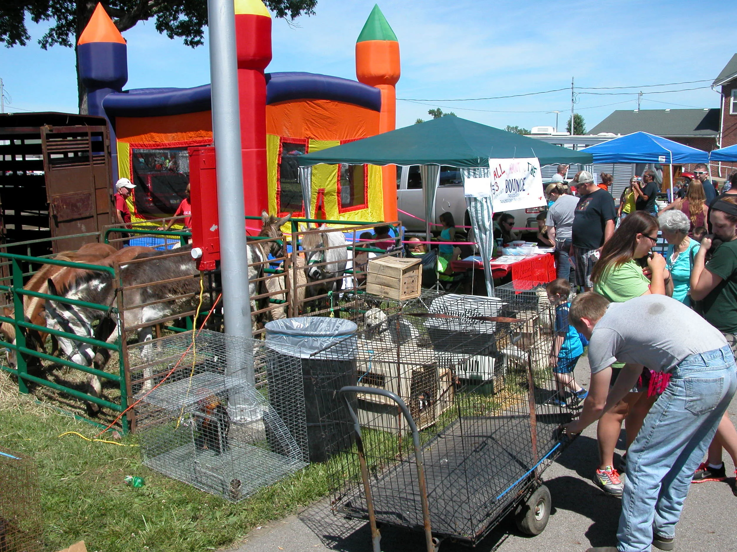 Shoppers outdoor June 2014 3.JPG