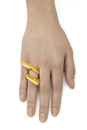 04_twist_hand.jpg