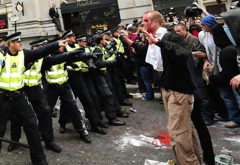 G20-RIOT-POLICE4.jpg