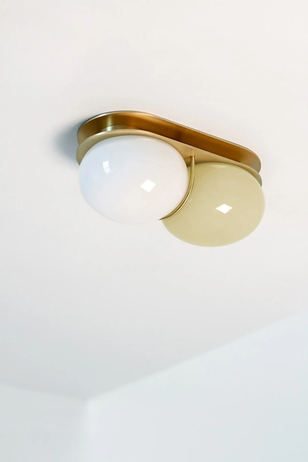 SkLO_Twin2.0_Sconce_Ceiling_LTM08WHTBB_02_1080_02.jpg