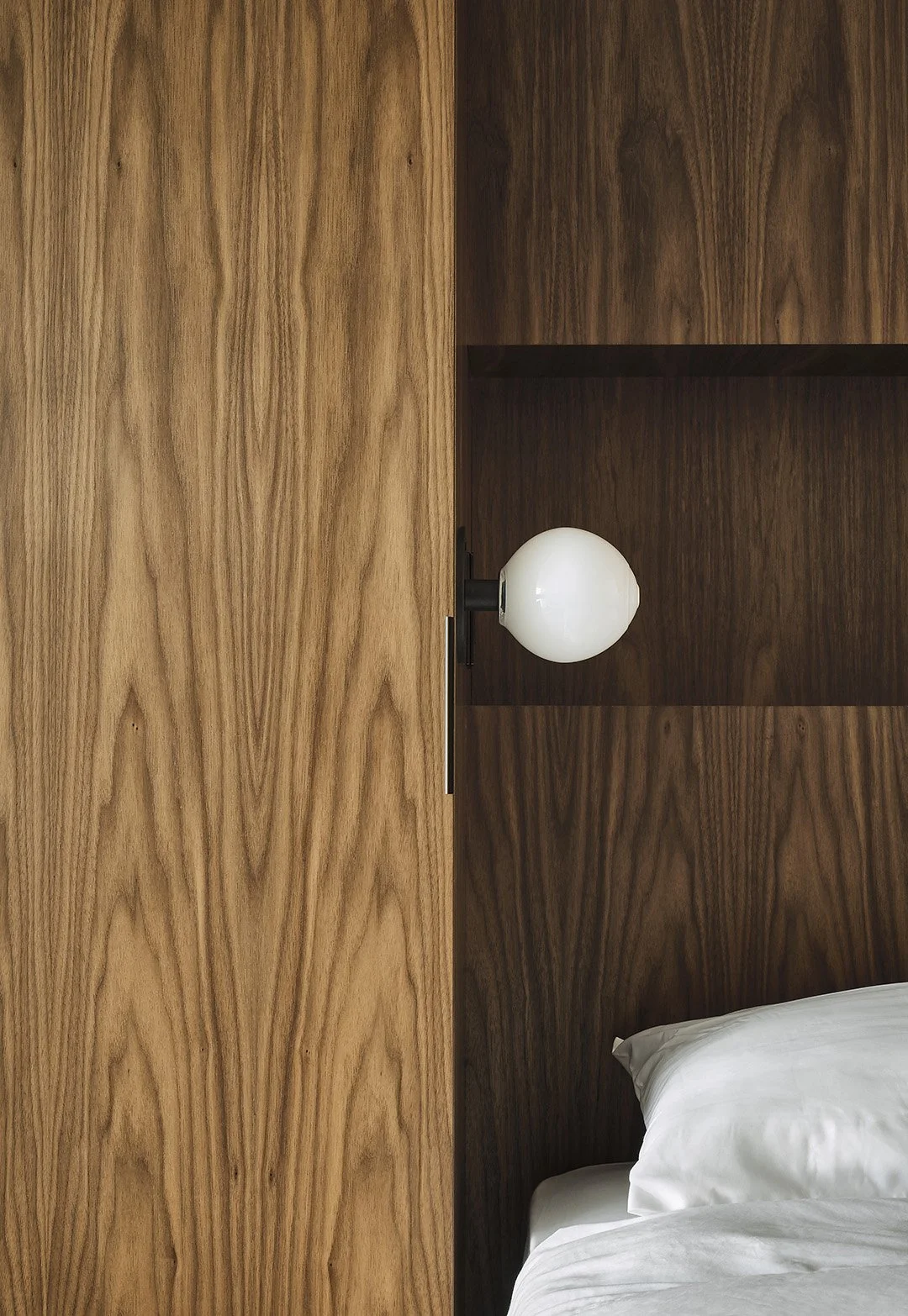 SkLO_Stem_Sconce_Ceiling_1x_ENV_4_1080.jpg