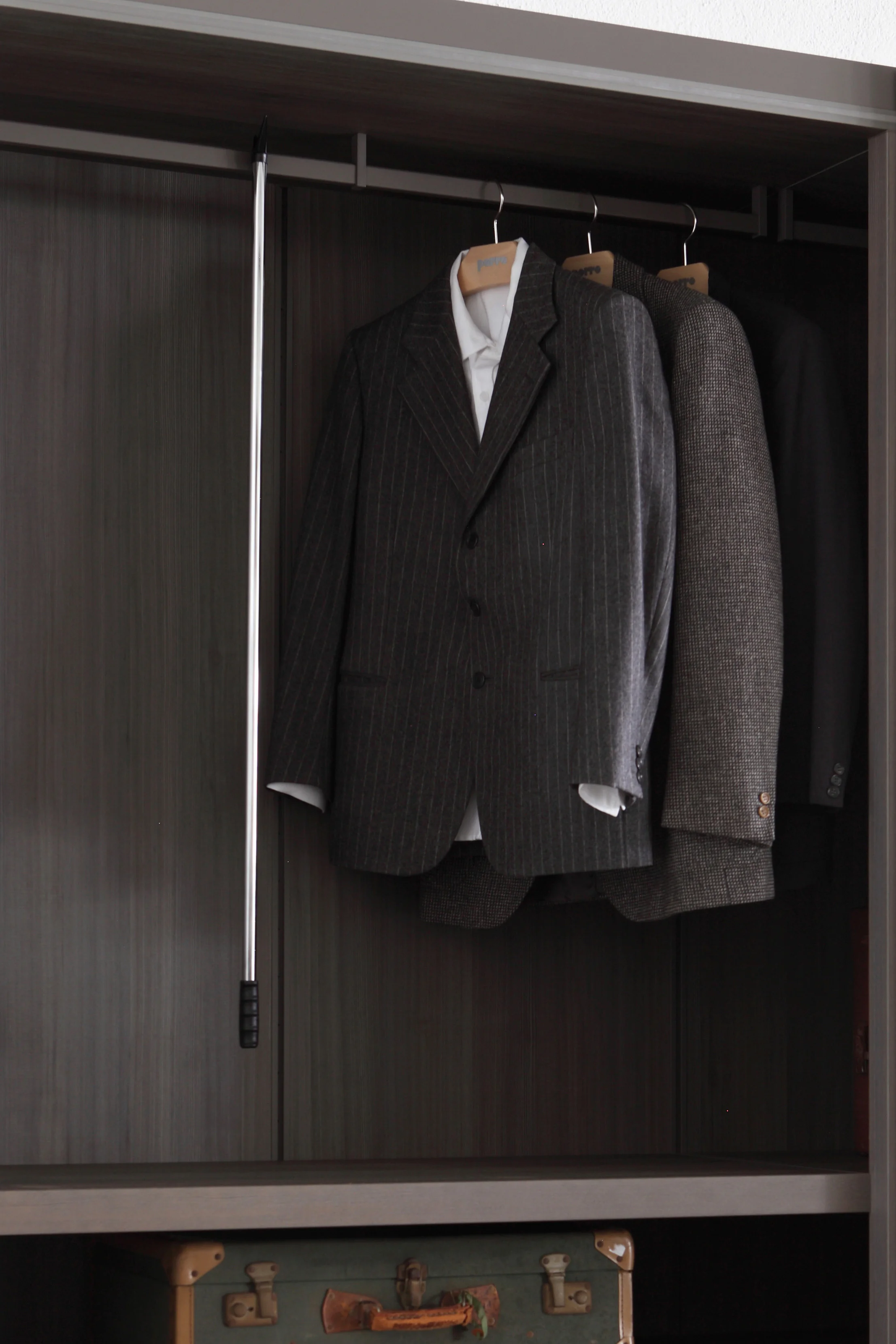 35 clothes pich up rod_metal.jpg
