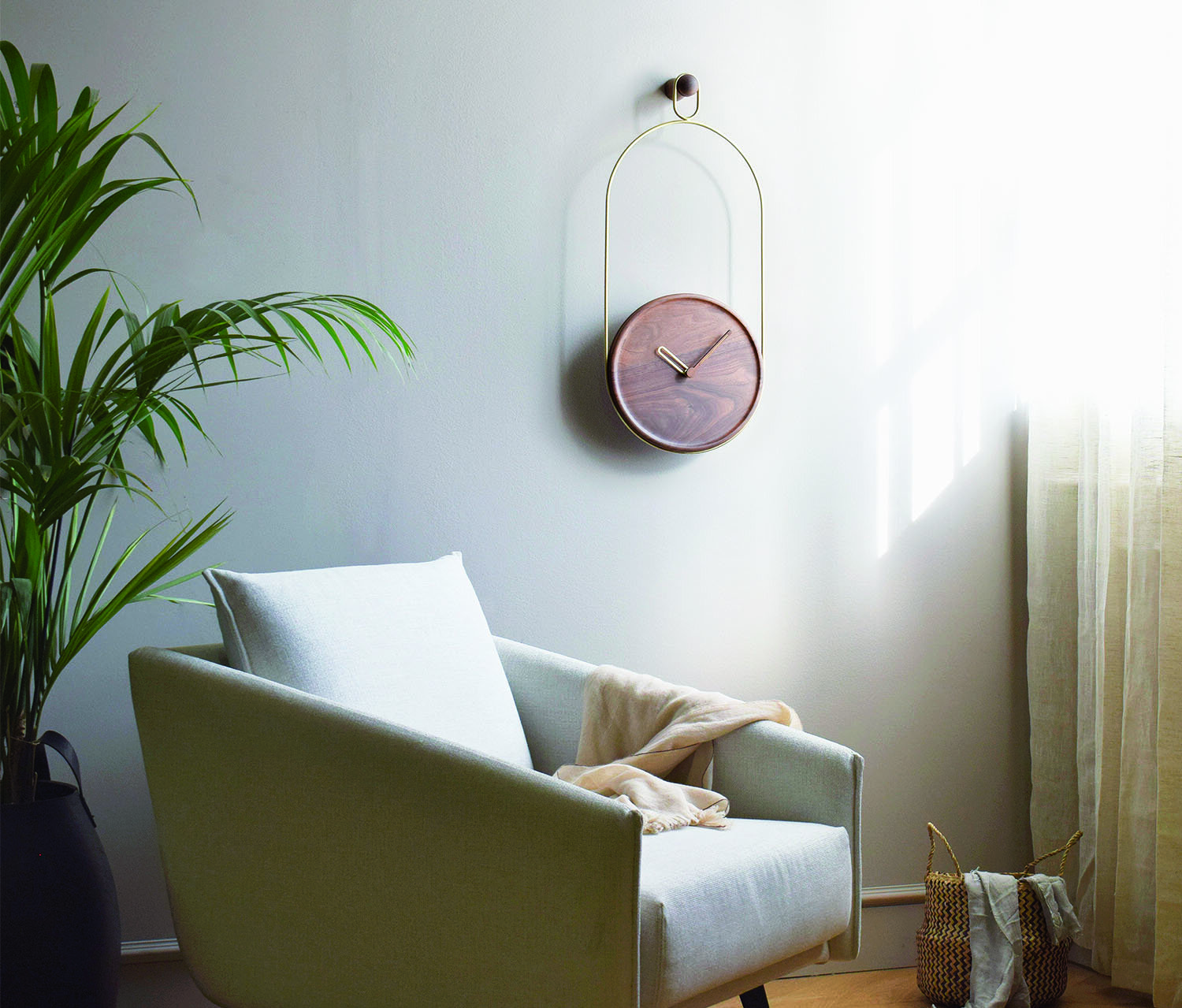 ESLAG00N_ESLABON_WALNUT_GOLD_AMBIENTE_1_LOW_RES.jpg