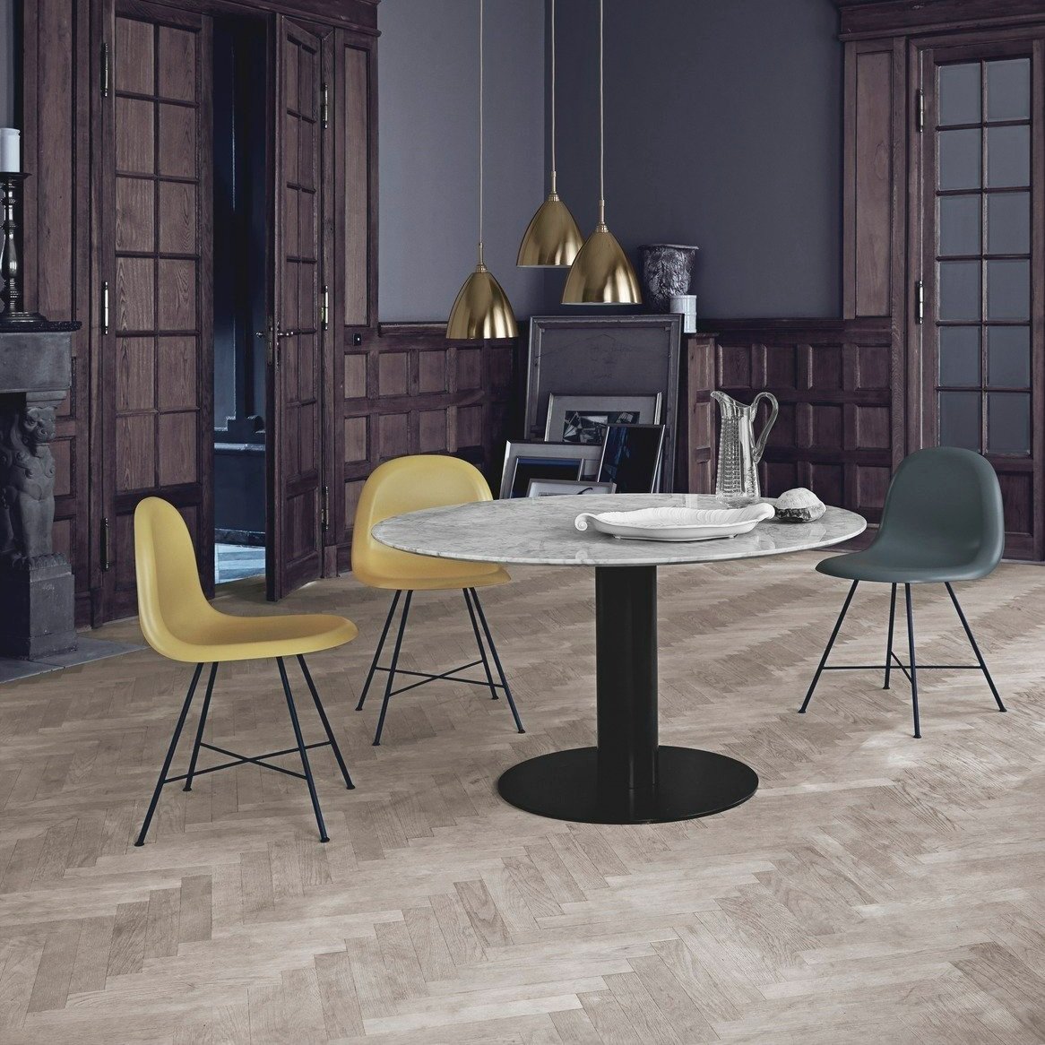 3DDiningChairUnupholsteredCenterBaseHirekShell_GUBI2-0DiningTable_BL9Pendant.jpg