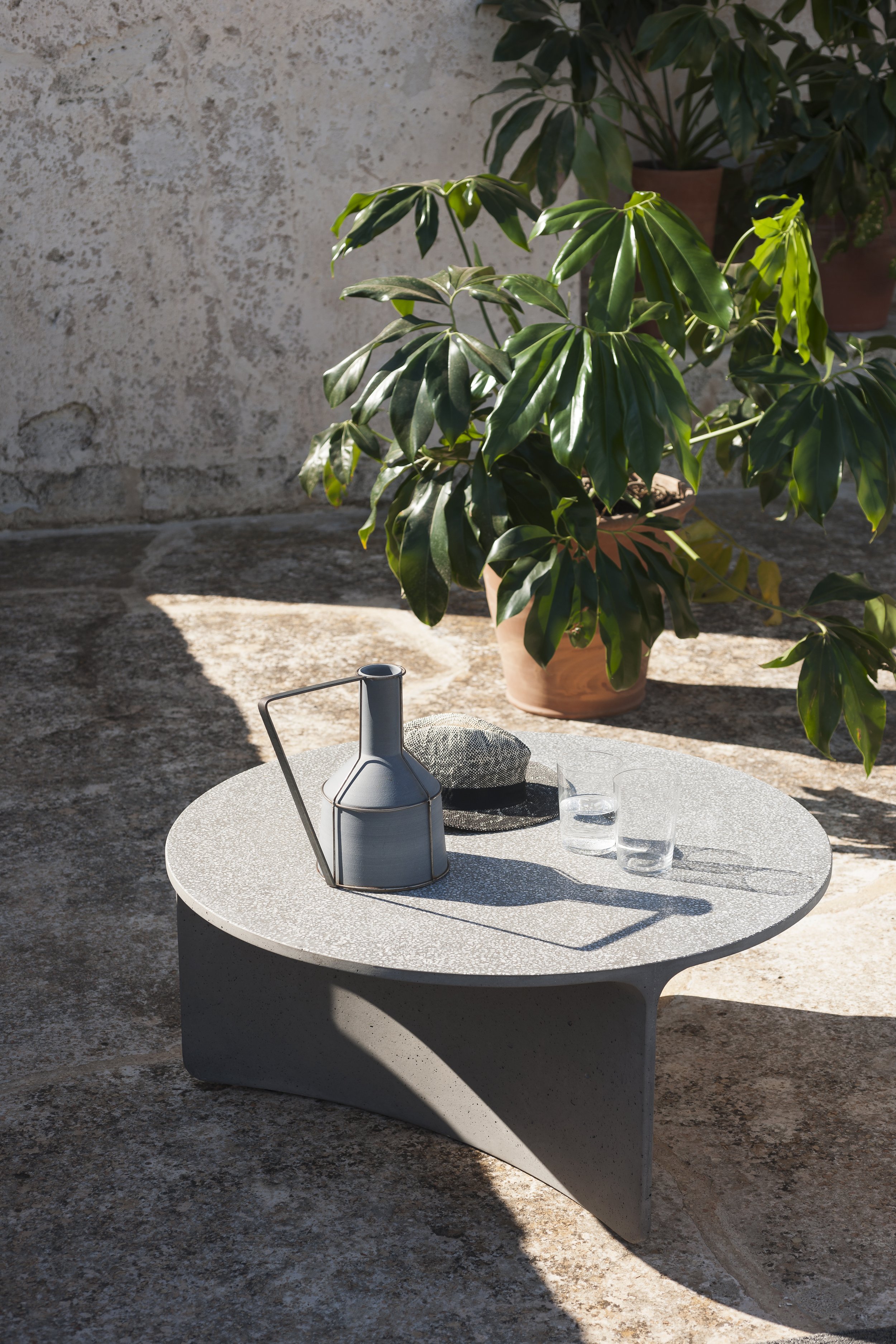 Aspic_Roda_coffee table_outdoor