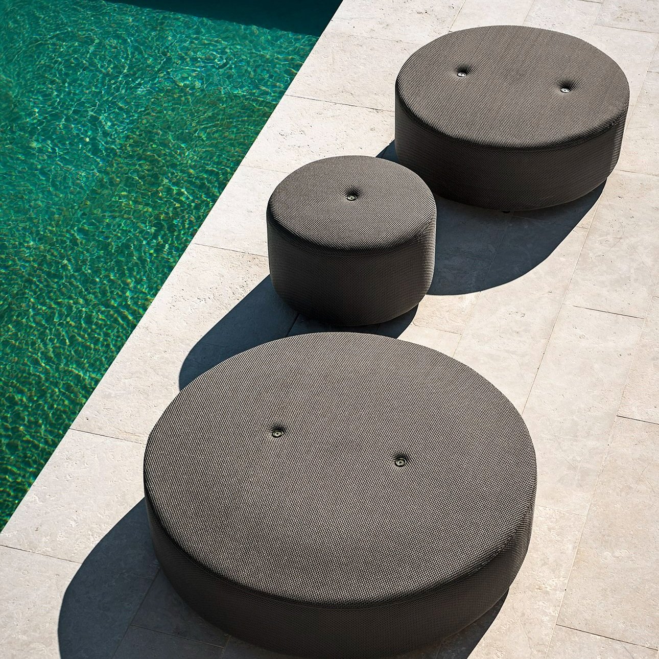 Double_Roda_Pouf_outdoor