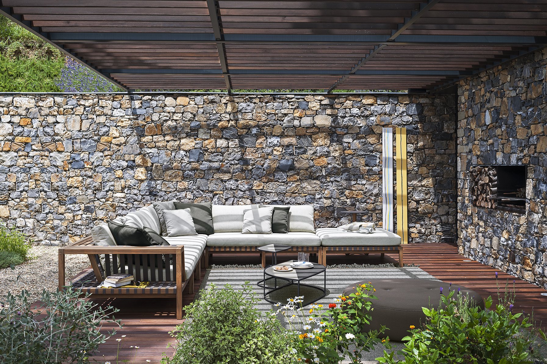 Network_Roda_sofa_outdoor