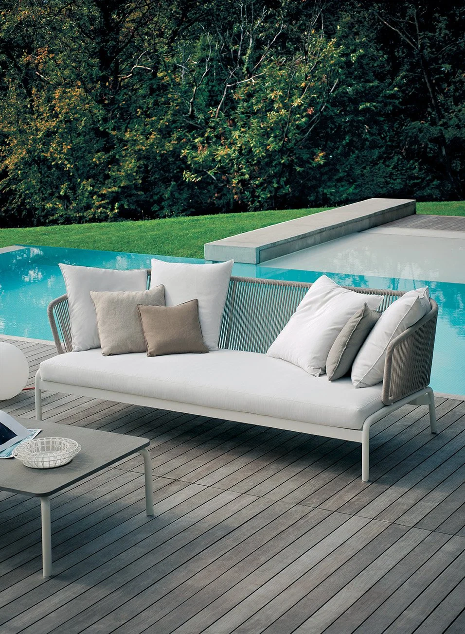 C_IMG_RODA_SPOOL_003_sofa_04_low.jpg