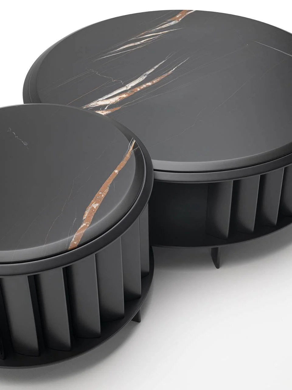 Island low table_Living Divani_low table_outdoor