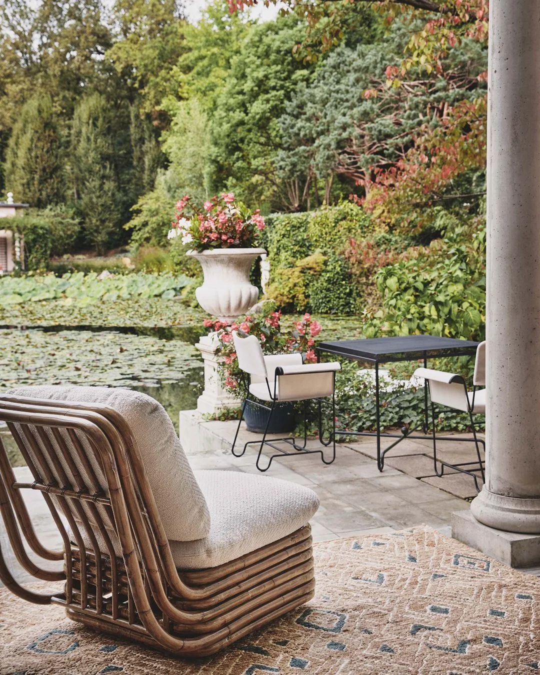 Tropique_Gubi_Dining table_outdoor