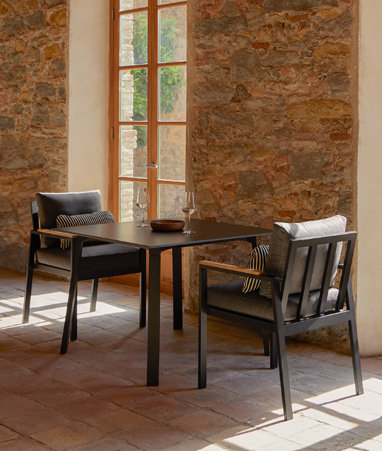 Timeless_Gandia Blasco_dining table_outdoor