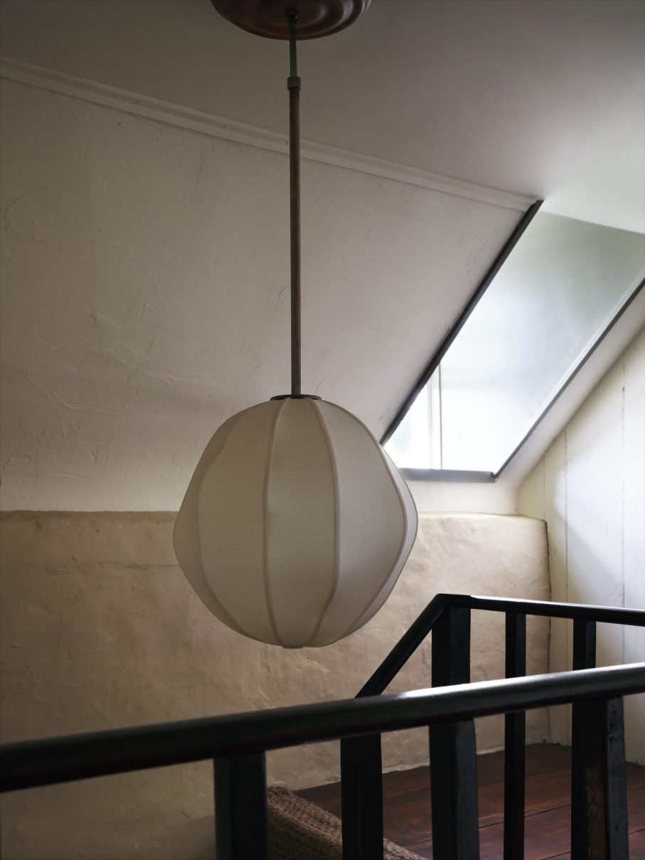 anna-karlin-mulberry-globe-pendant-medium-2-photo-by-adrian-gaut-907x1209.jpg