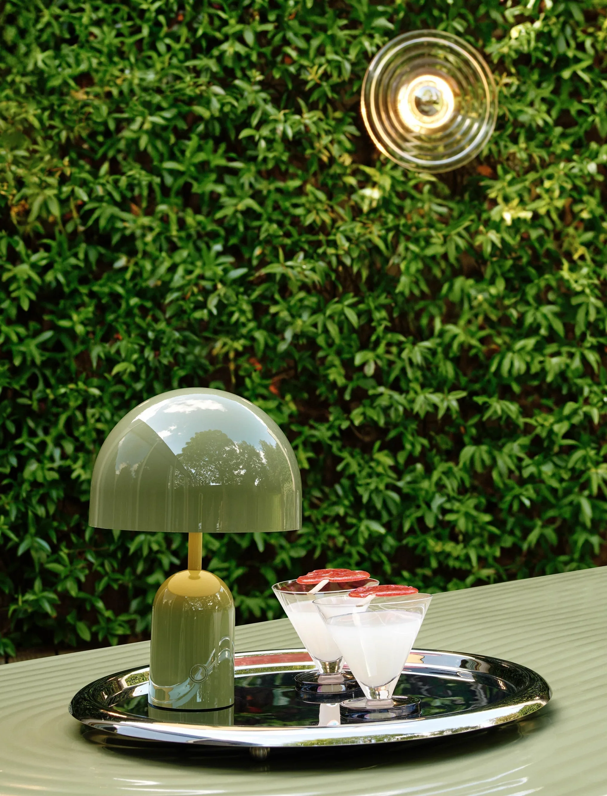 Bell-Portable-Light-High-Gloss-Moss-US-4_4096x5460_crop_center.webp
