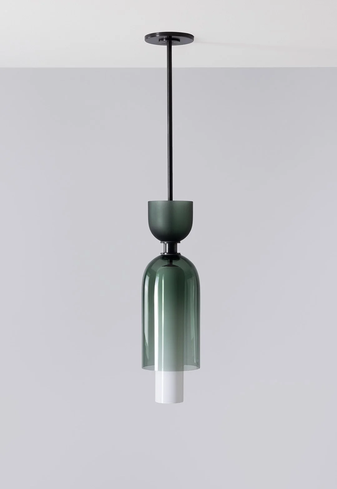 SkLO_Union_Pendant_LT632WHTSMKDX_02_1080.jpg