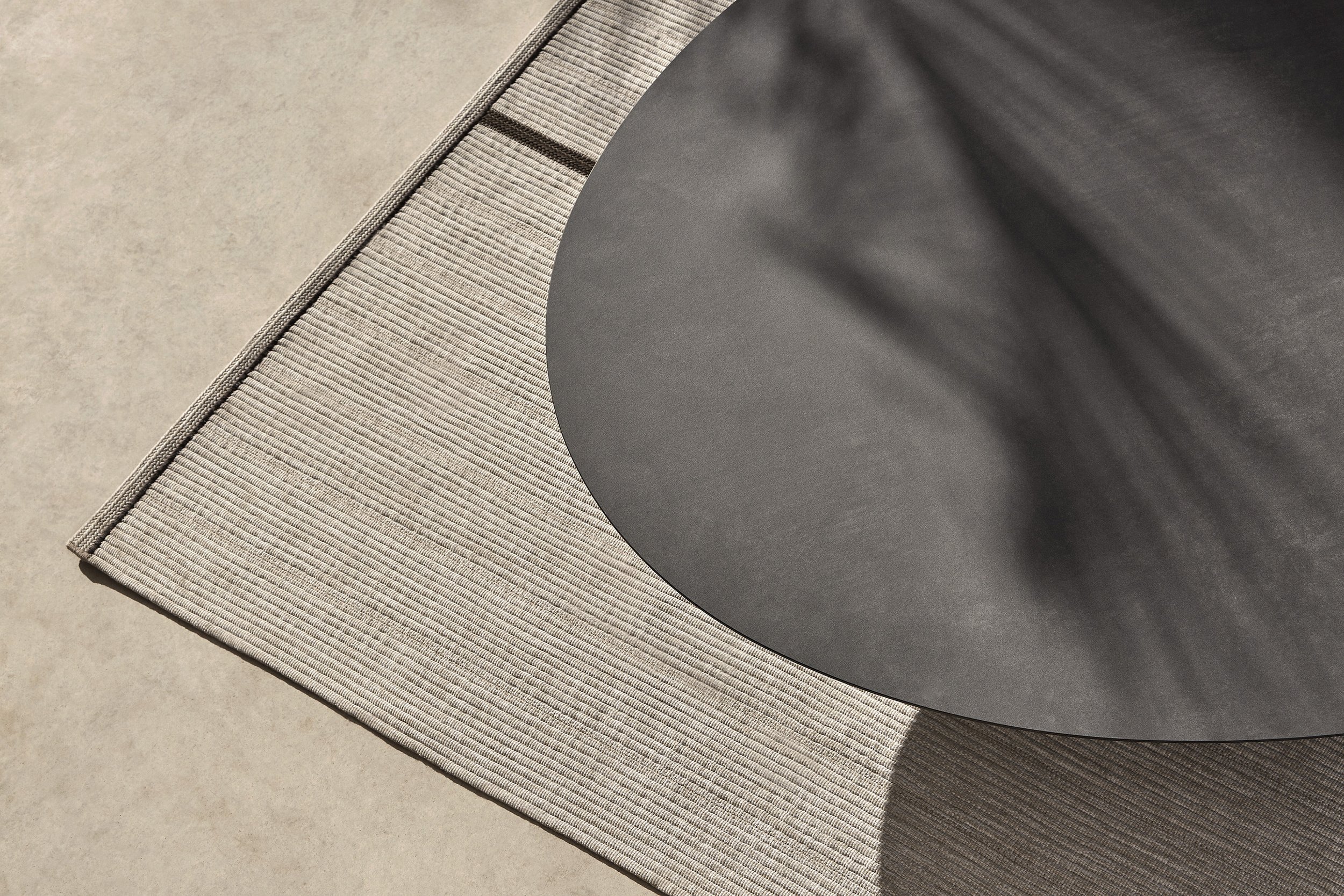 grada-outdoor-elliptical-coffee-table-lievore-altherr-molina-expormim-furniture-outdoor-01.jpg