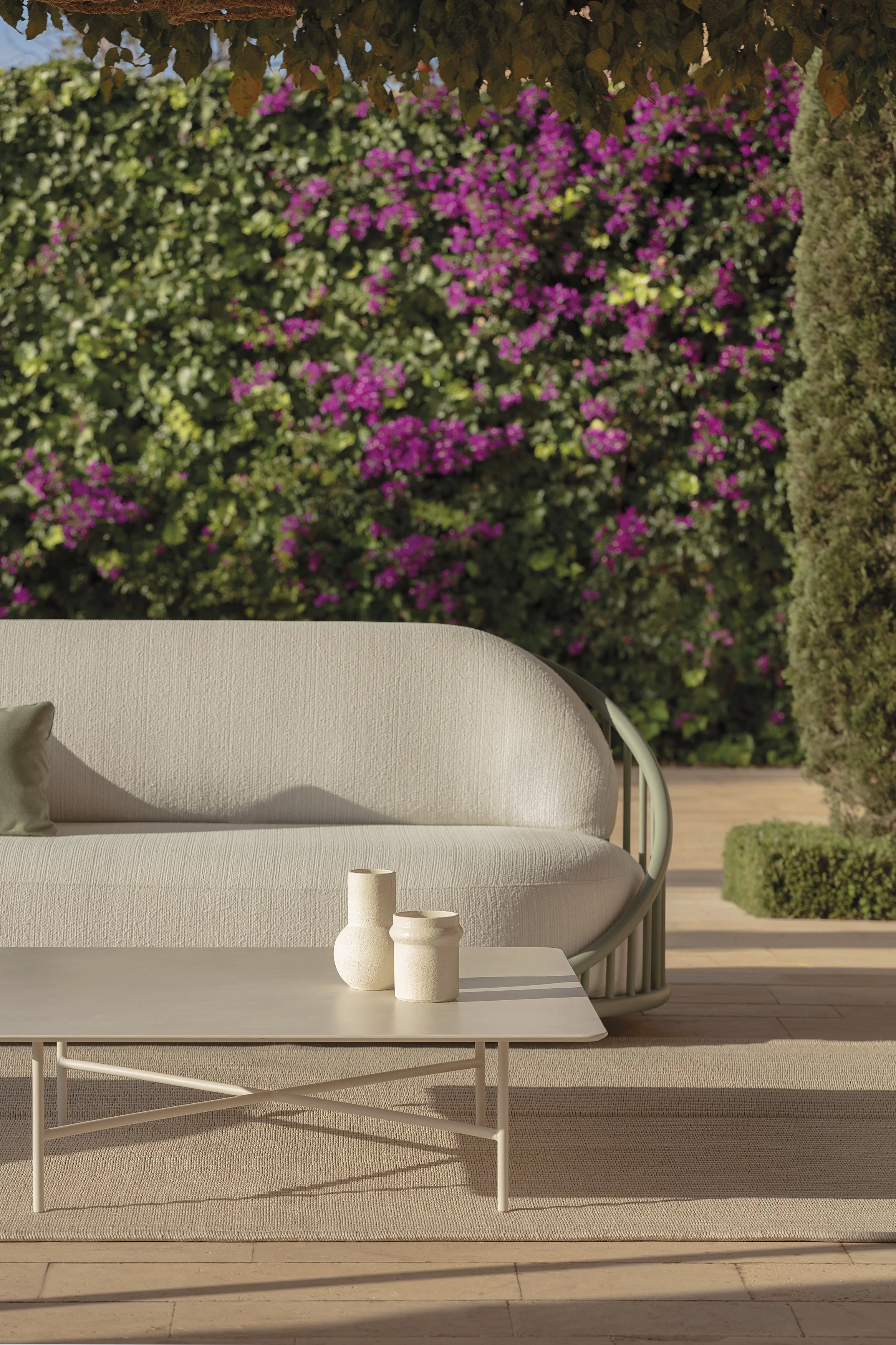 grada-outdoor-coffee-table-lievore-altherr-molina-expormim-furniture-outdoor-12.jpg