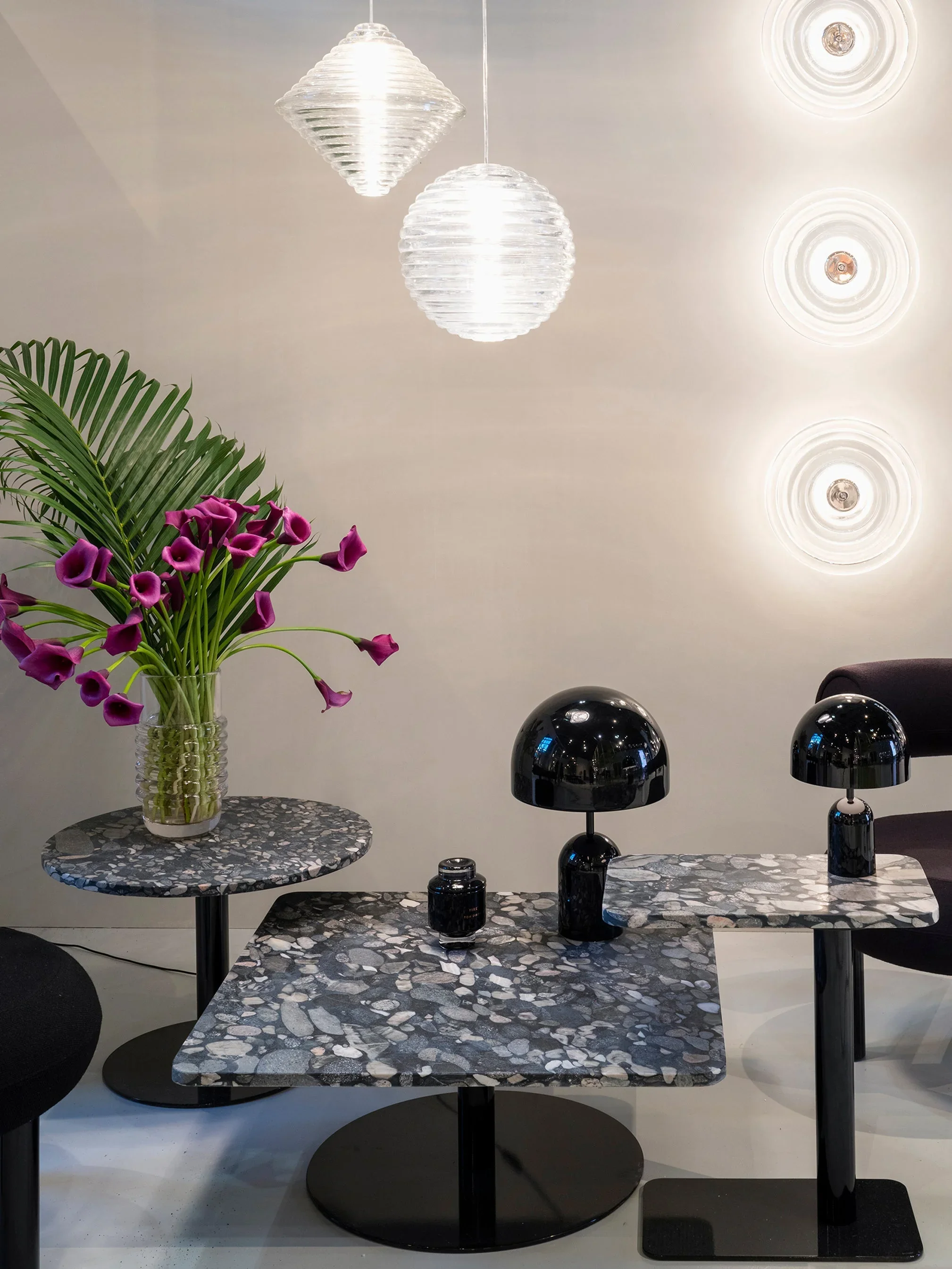Bell-Portable-Light-High-Gloss-Black-US-3_4096x5460_crop_center.webp