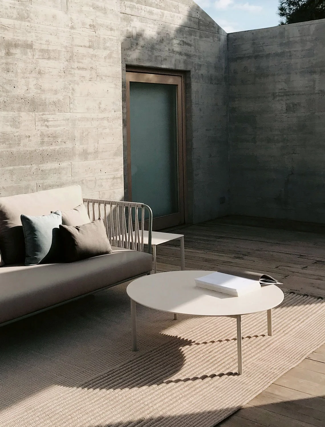 bare-coffee-table-studio-expormim-furniture-outdoor-04-2.jpg