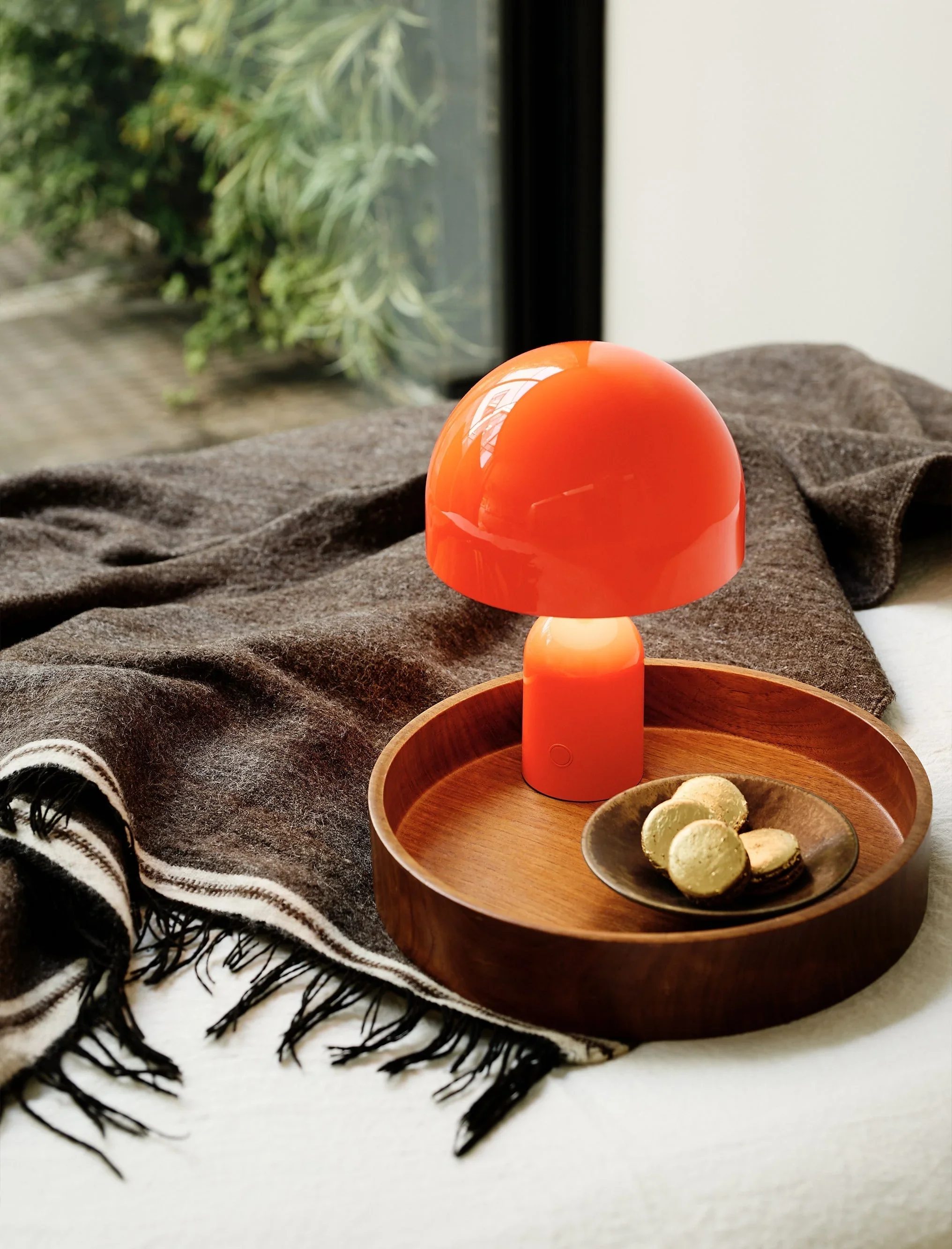 Bell-Portable-Light-High-Gloss-Fluoro-US-2_4096x5460_crop_center.webp