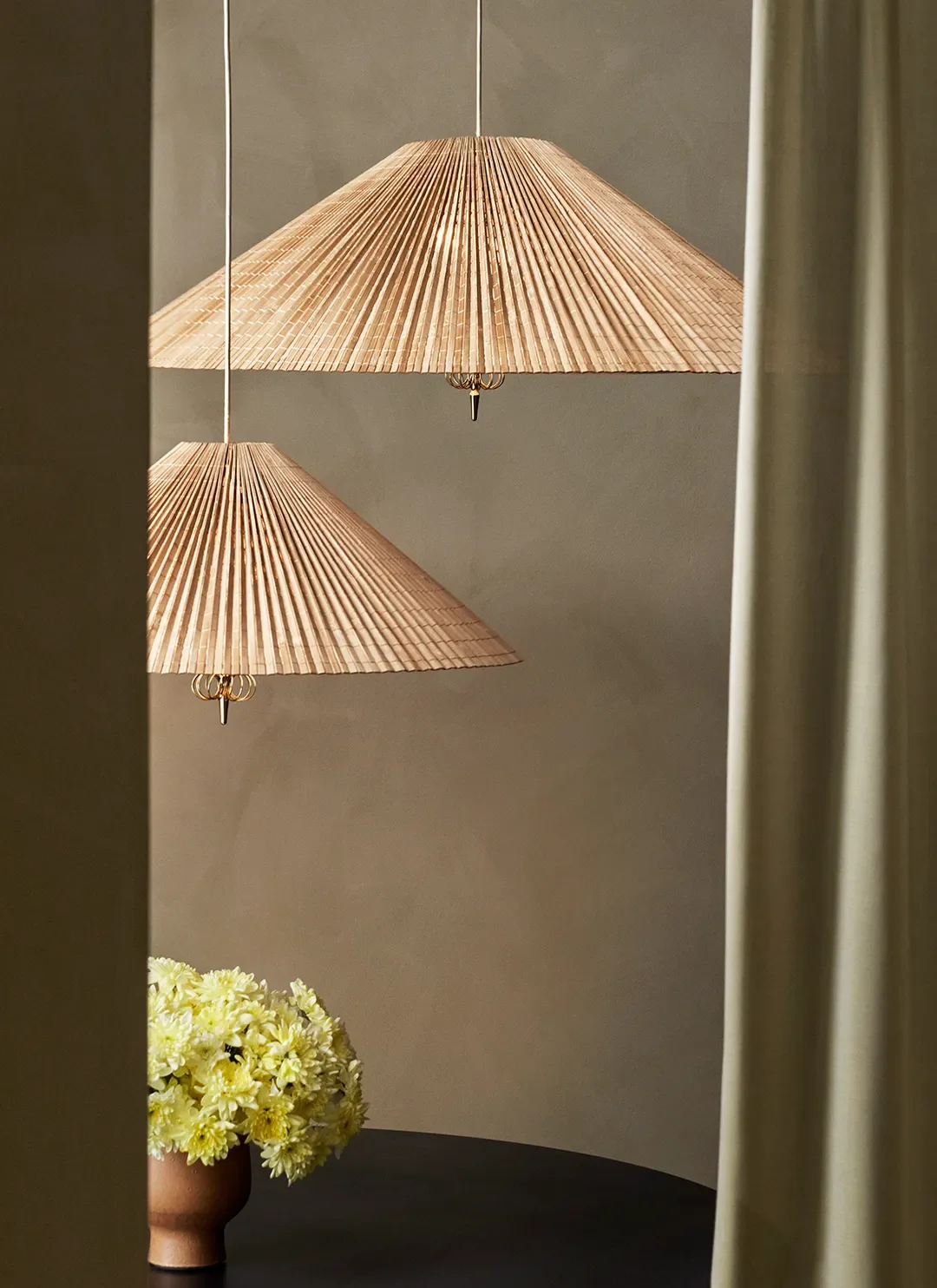 10119421_L2_1972+Pendant_90_Bamboo+Shade.webp