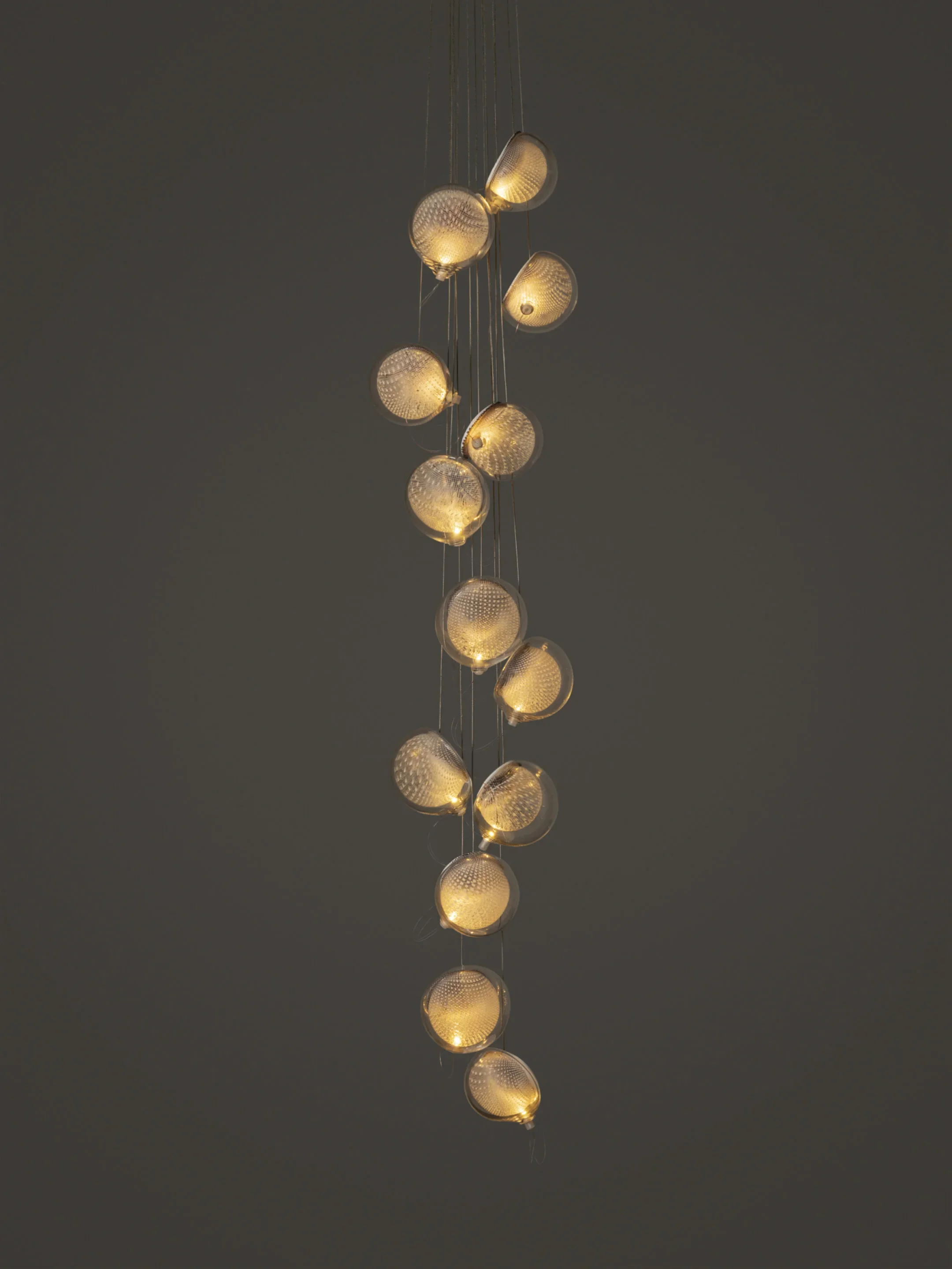 76.13-ClusterColumn-Dark.jpg.webp