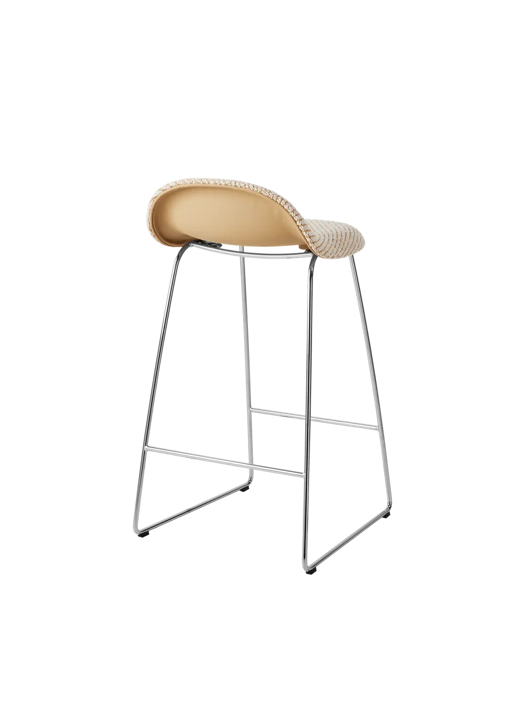 10139441_B3Q_GUBI+3D+Counter+Stool_Sledge+Base_Front_Dedar,+Lupo+Special+Diagonal+Bouclé+009_Back_Valencia+Spradling+Cashmere.webp