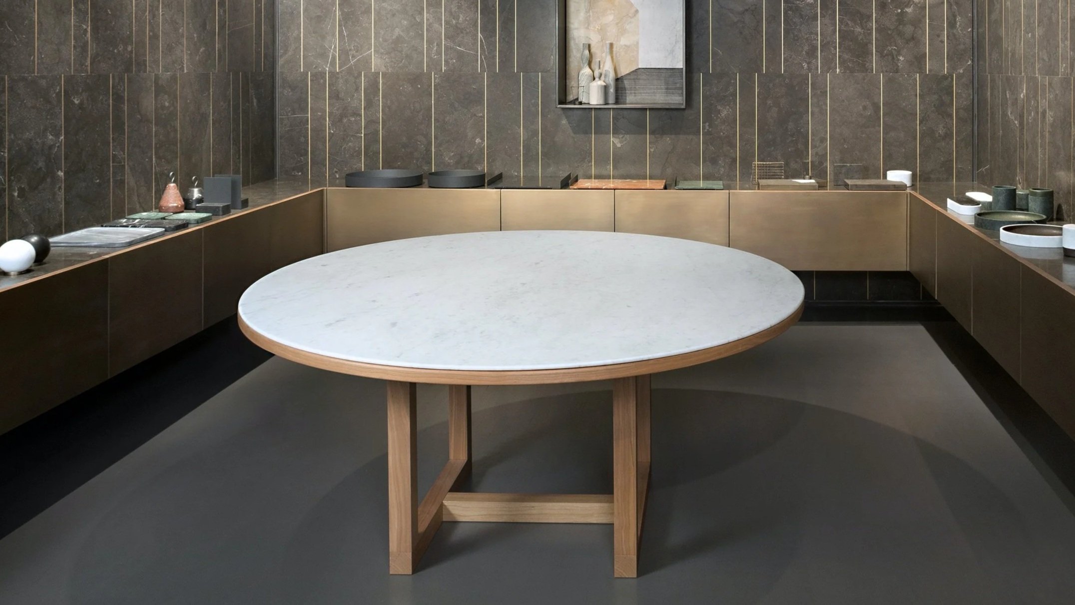 Banner-DescrProd_16-9_span-indoor-dining.jpg