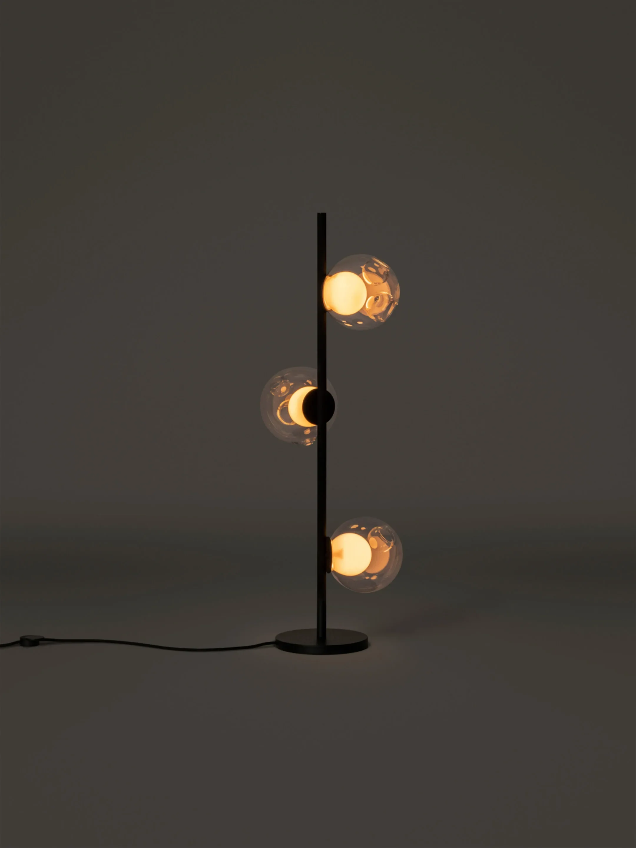28.3-Floor-3ft-Black-Clear-Dark.jpg.webp
