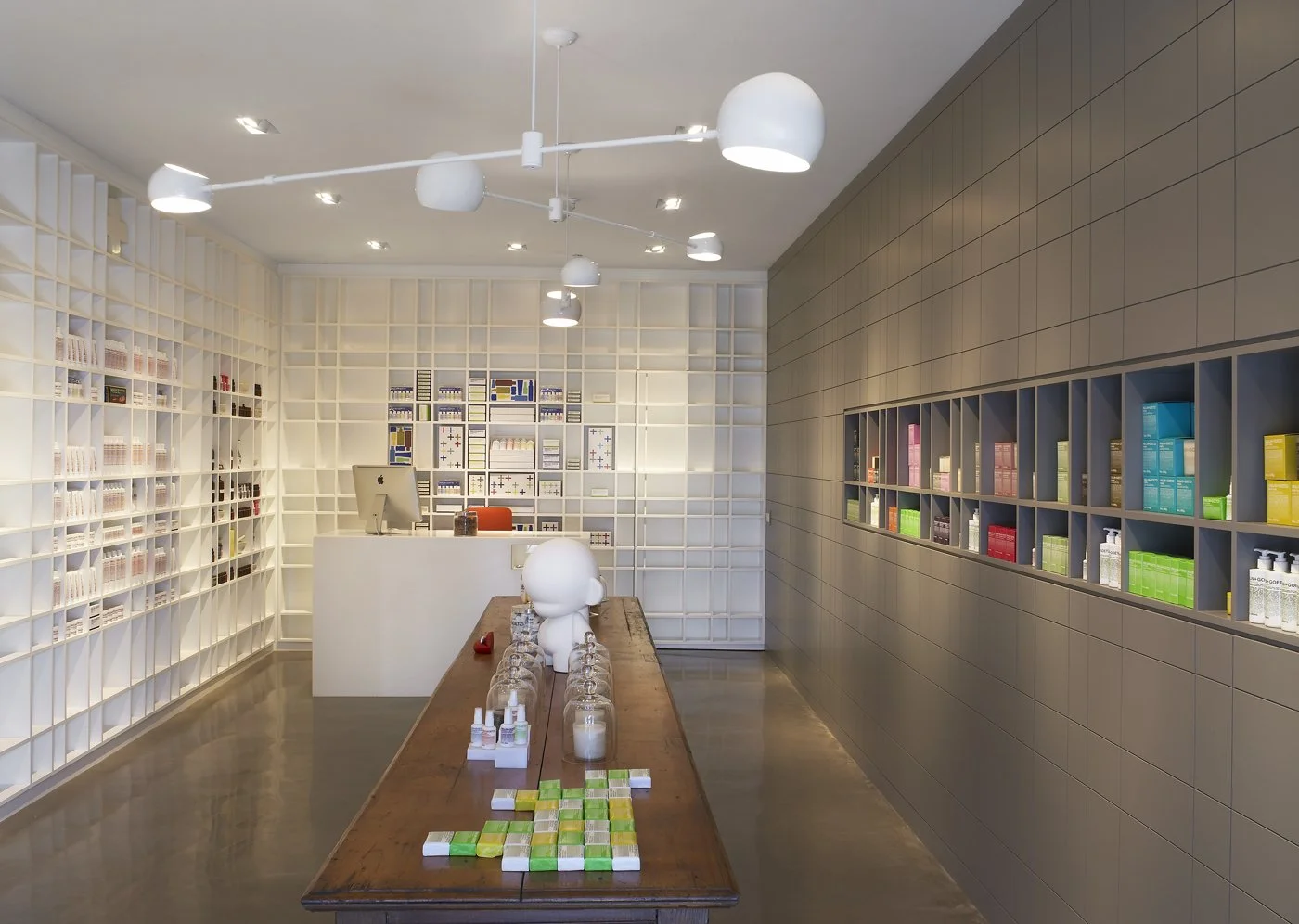 4_435_Acaba_White-Gloss-A_Malin-Goetz_W.jpg