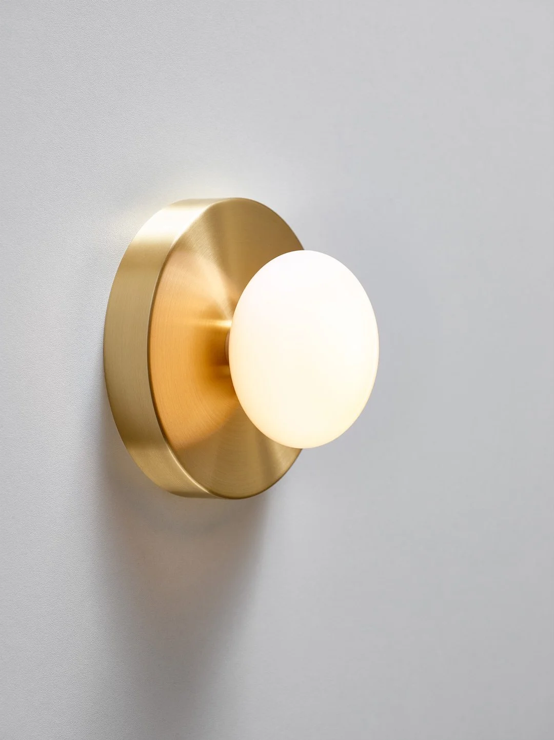 SkLO_Dot1XSconceCeiling_LTD1WHTBB_02.jpg