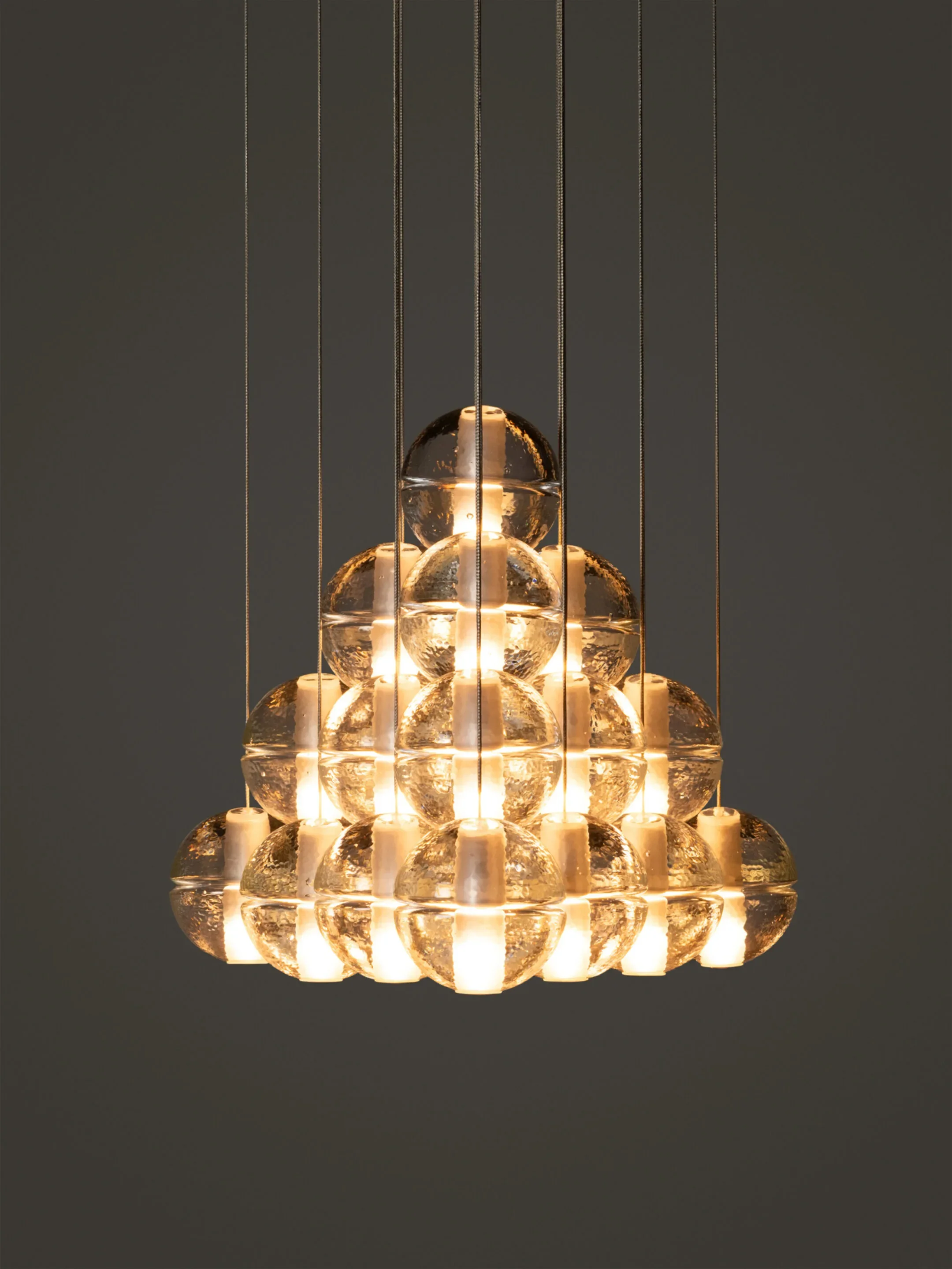 14.19-Geometric-Dark.jpg.webp
