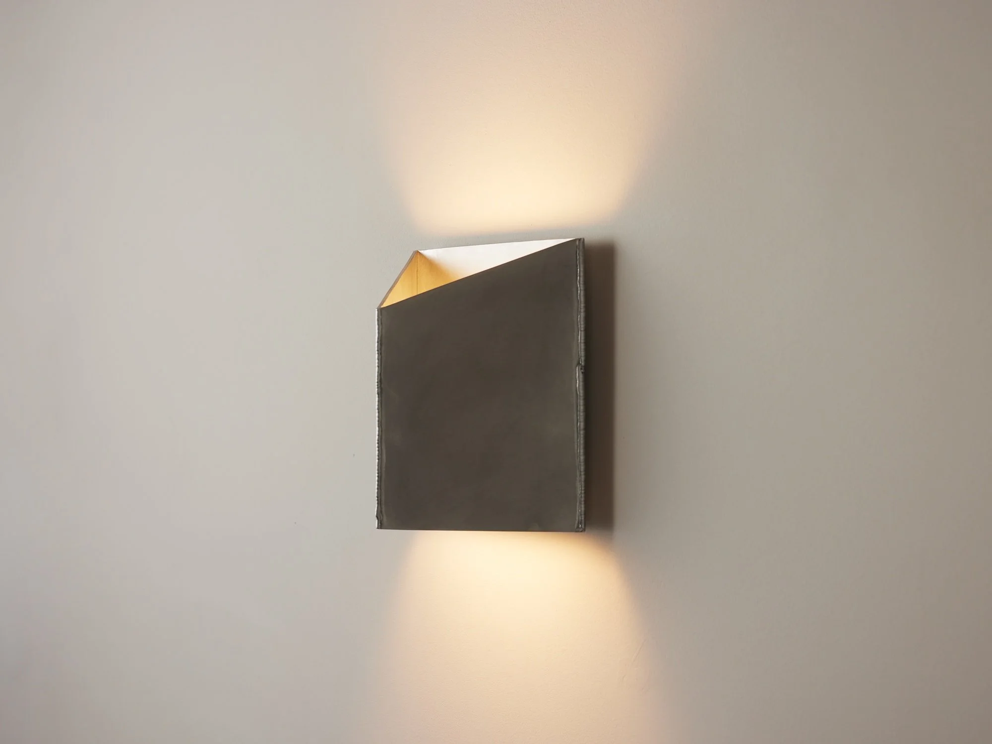 PELLE-helm-sconce-3.jpg