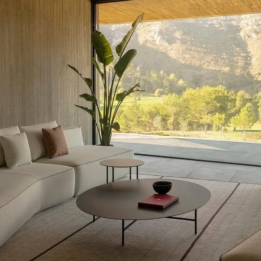 grada-outdoor-elliptical-coffee-table-lievore-altherr-molina-expormim-furniture-outdoor-02.jpg
